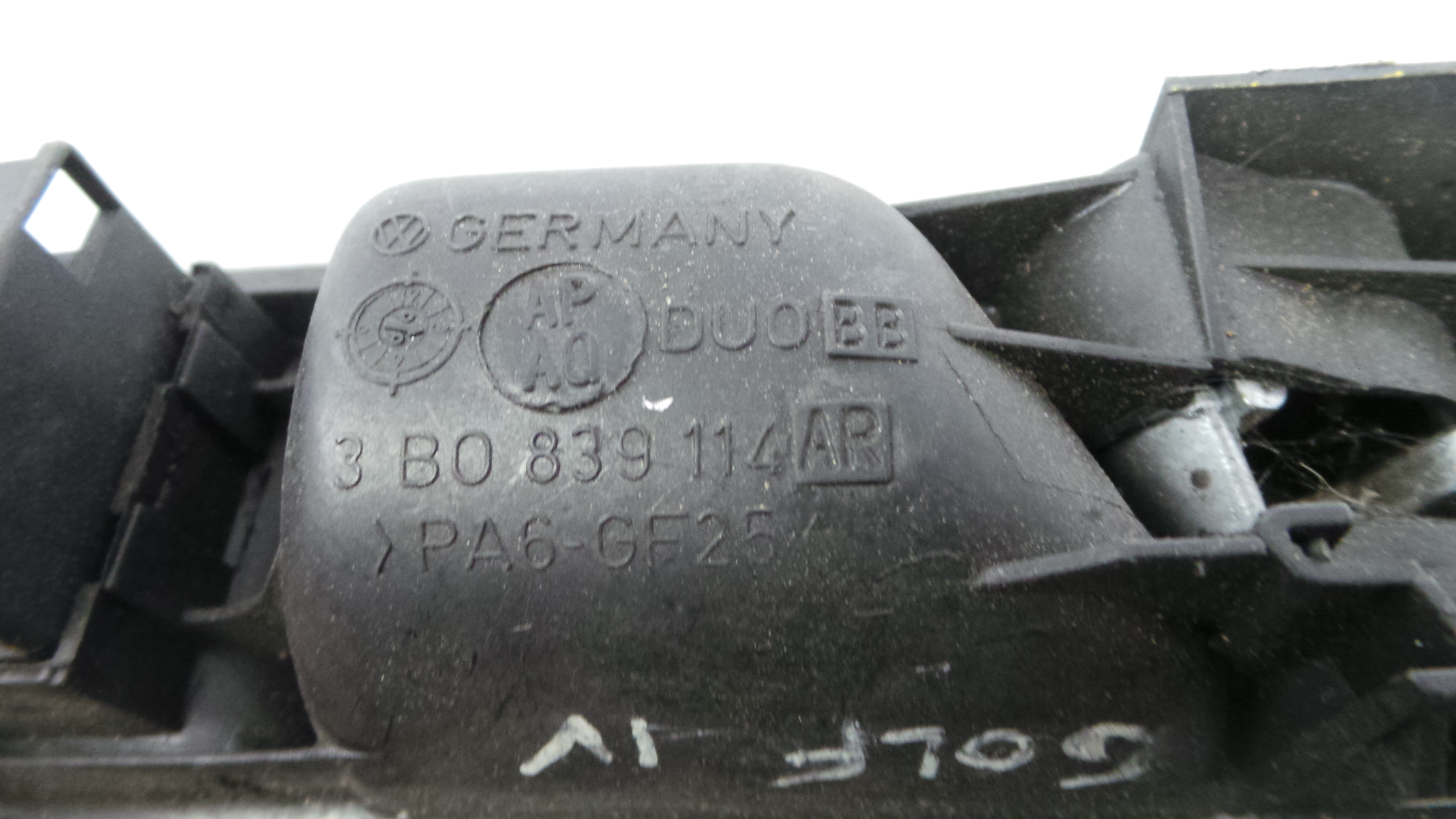 Puxador Interior Traseiro Direita 3B0839114AR - VW GOLF IV (1J1), GOLF Mk IV (1J1)-36419086
