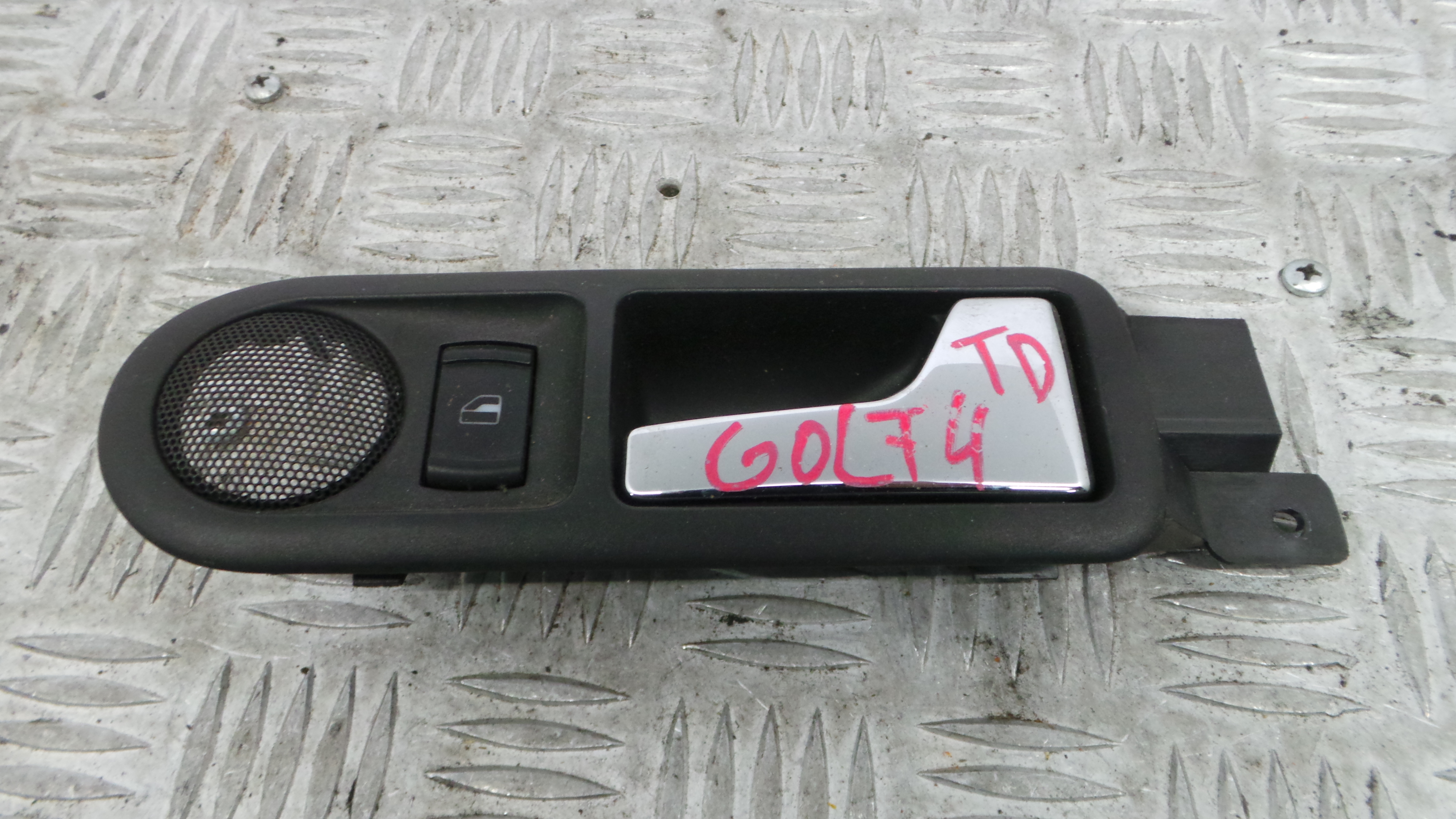 Puxador Interior Traseiro Direita 3B0839114 - VW GOLF IV (1J1), GOLF Mk IV (1J1)-36419108