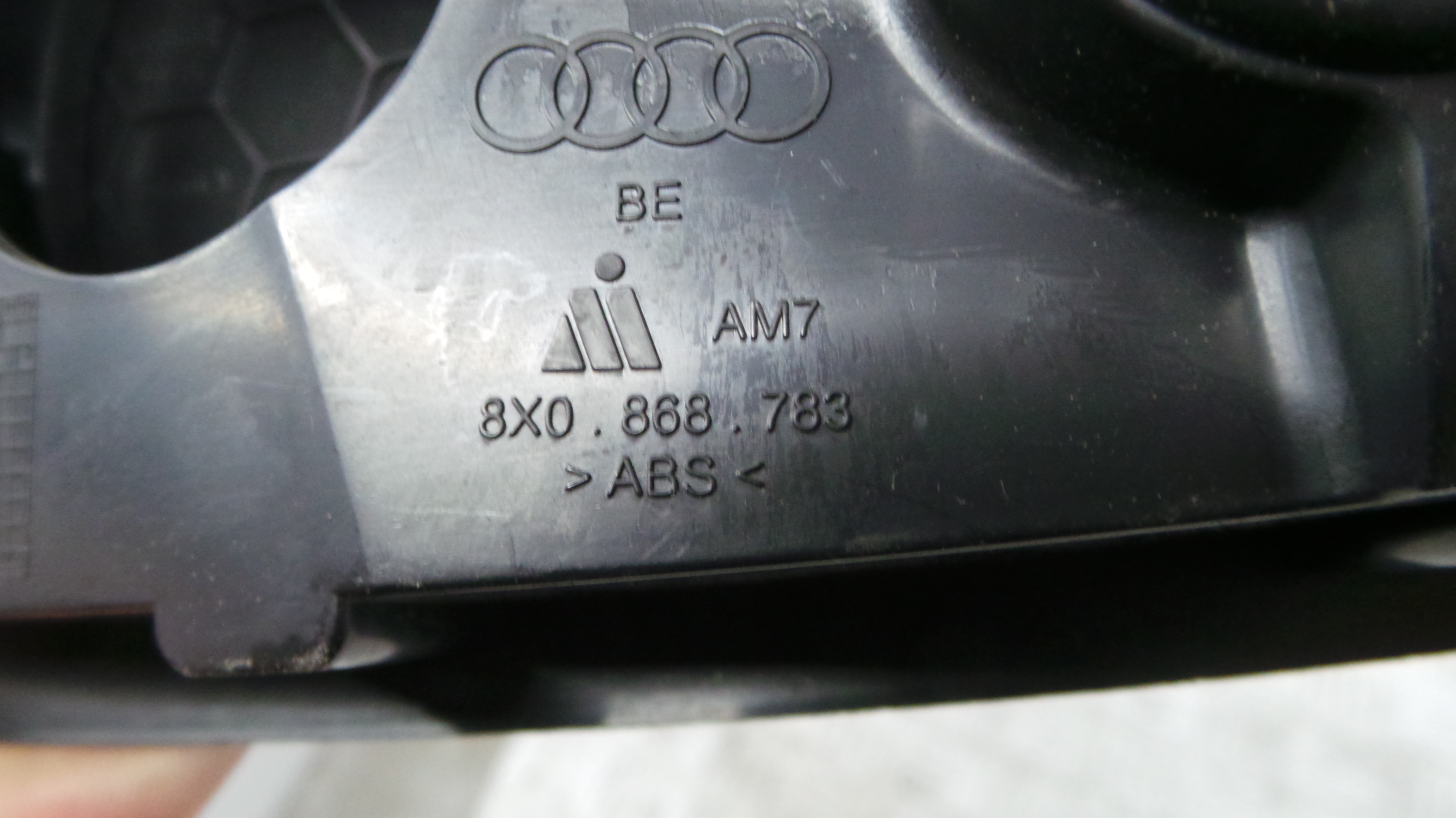 Puxador Interior Frente Esquerdo 8X0868783 - AUDI A1 (8X1, 8XK)-36419182