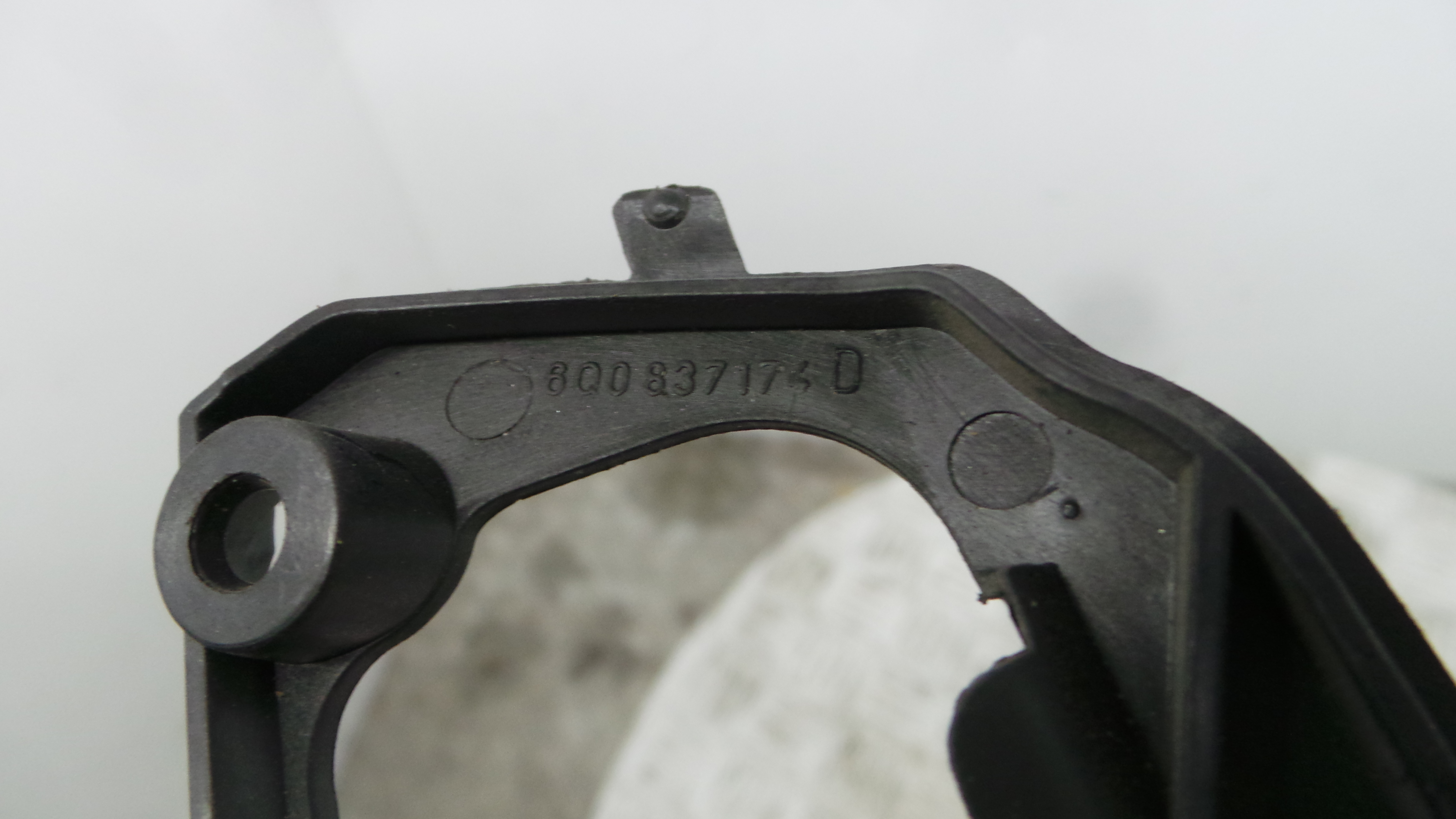 Puxador Interior Frente Direita 6Q0837174D - VW POLO (9N_, 9A_)-36419257