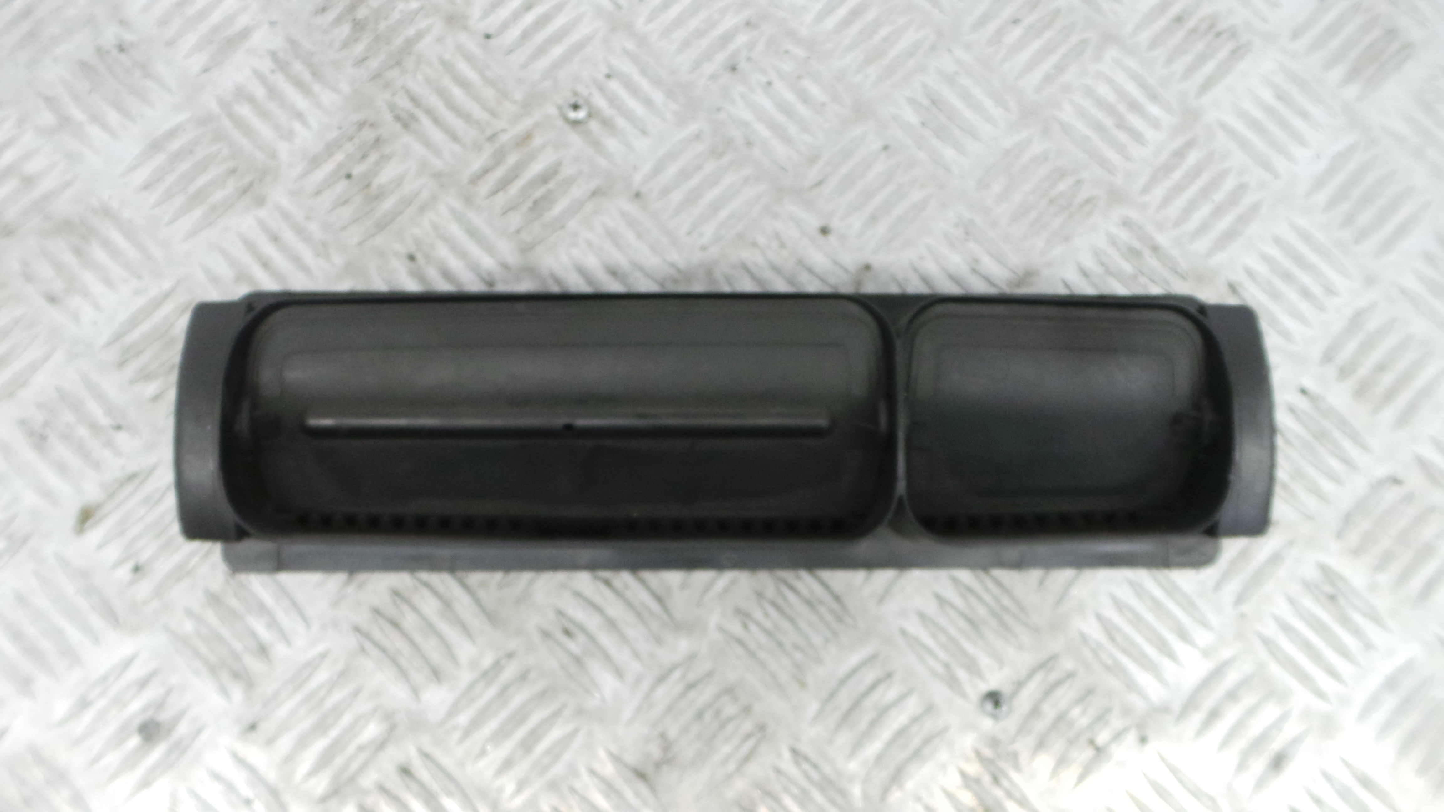 Grelha da Sofagem  8D0820951 - AUDI A4 B5 Avant (8D5)-36419455