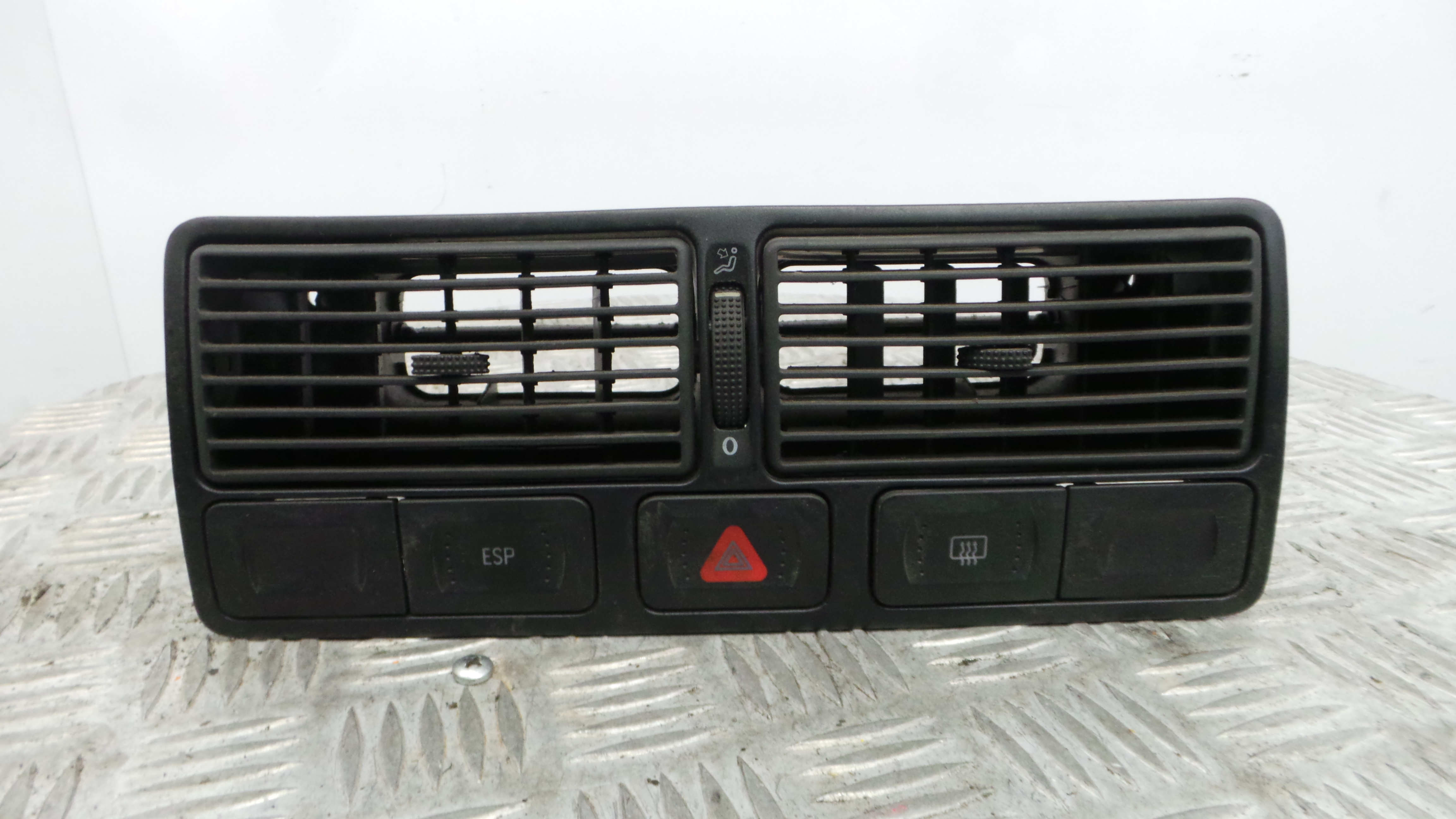 Grelha da Sofagem 1J0819736C - VW GOLF IV (1J1), GOLF Mk IV (1J1)-36419458 Grelha da Sofagem 1J0819736C - VW GOLF IV (1J1), GOLF Mk IV (1J1)-36419458