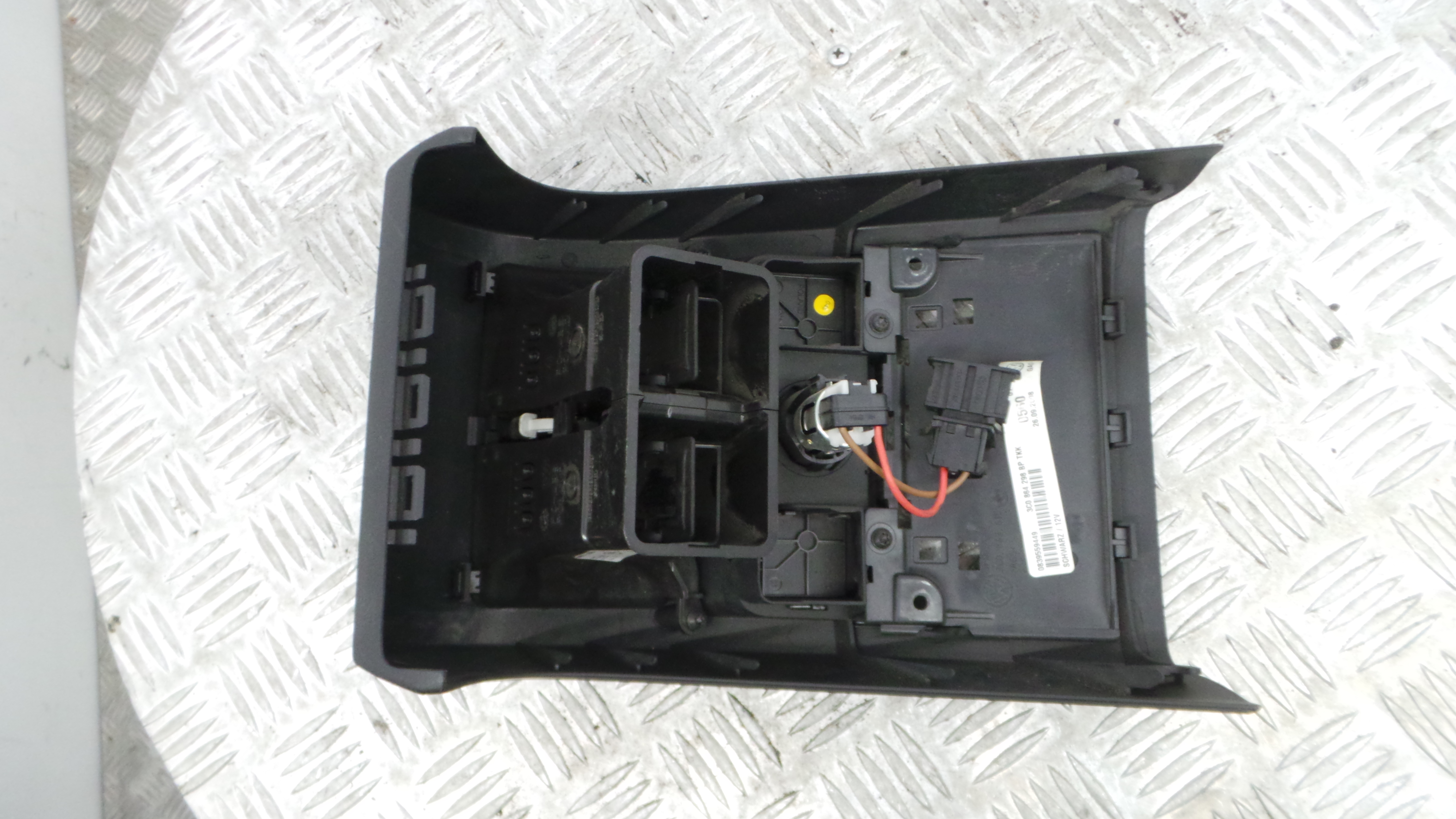 Grelha da Sofagem 3C0863615 - VW PASSAT B6 (3C2)-36419461