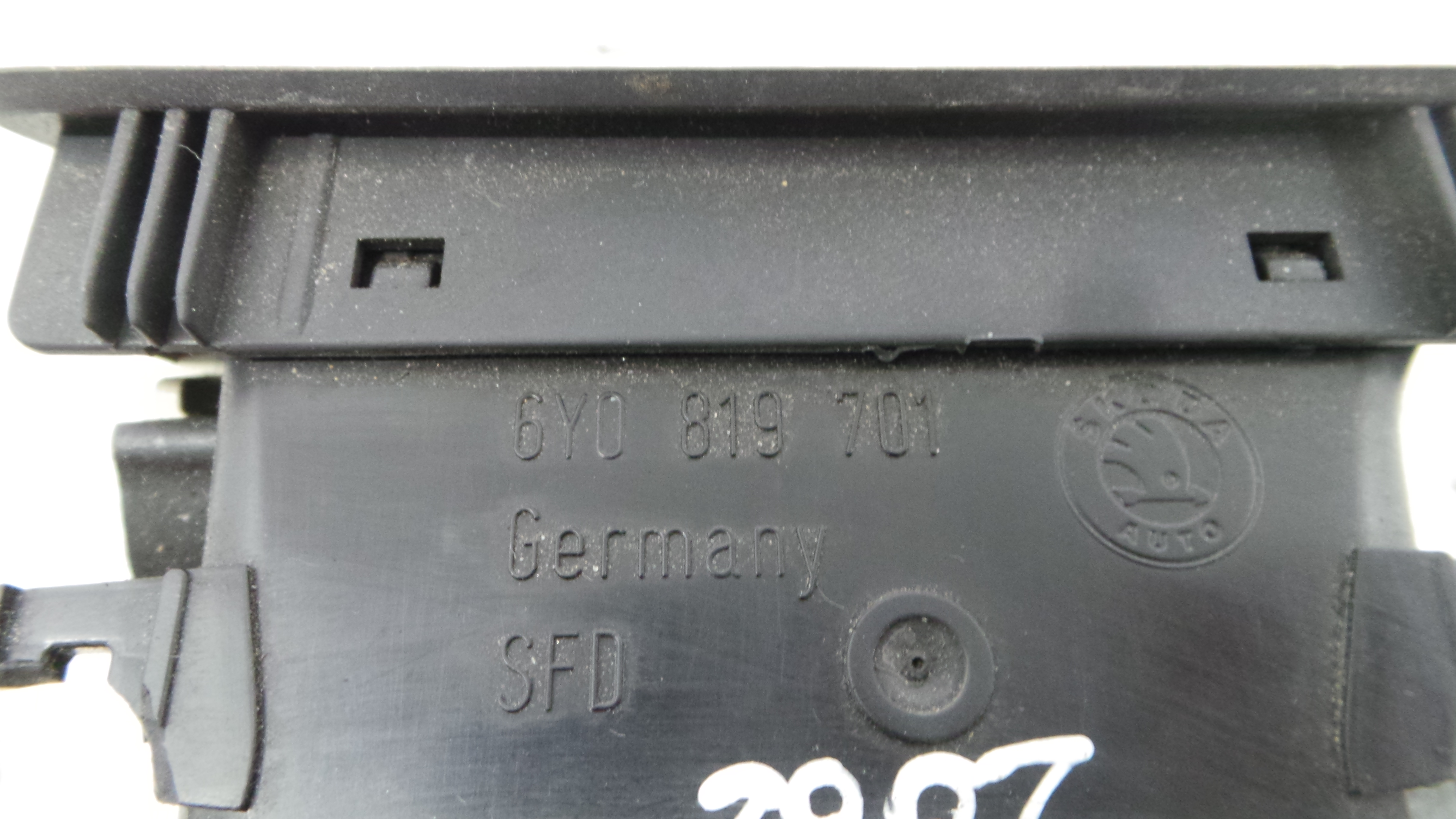 Grelha da Sofagem  6Y0819701 - SKODA FABIA I (6Y2)-36419481