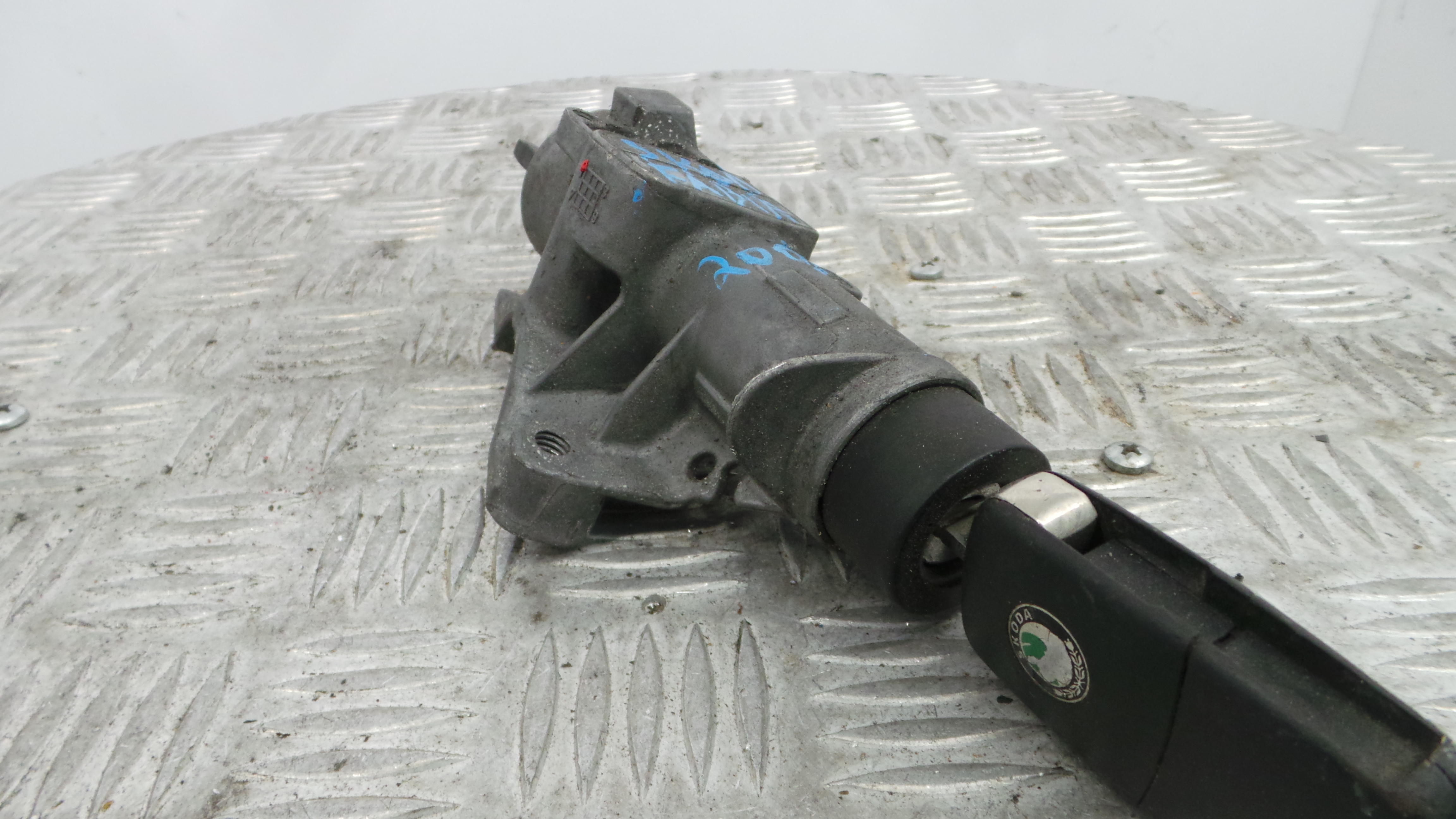 Canhão de ignição 4B0905851C - SKODA FABIA I (6Y2)-36419724