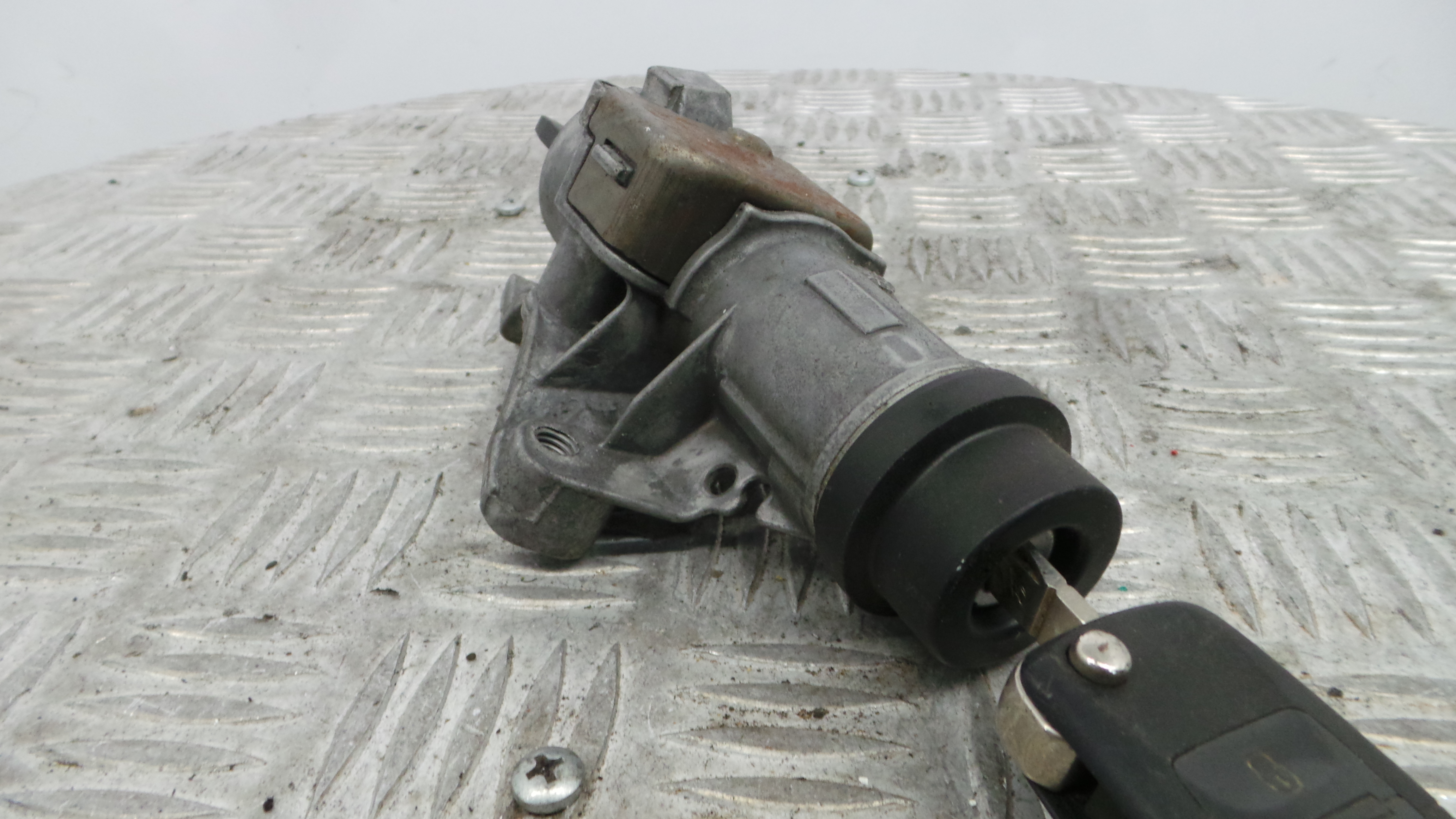 Canhão de ignição 4B0905851Q - VW POLO (9N_, 9A_)-36419727