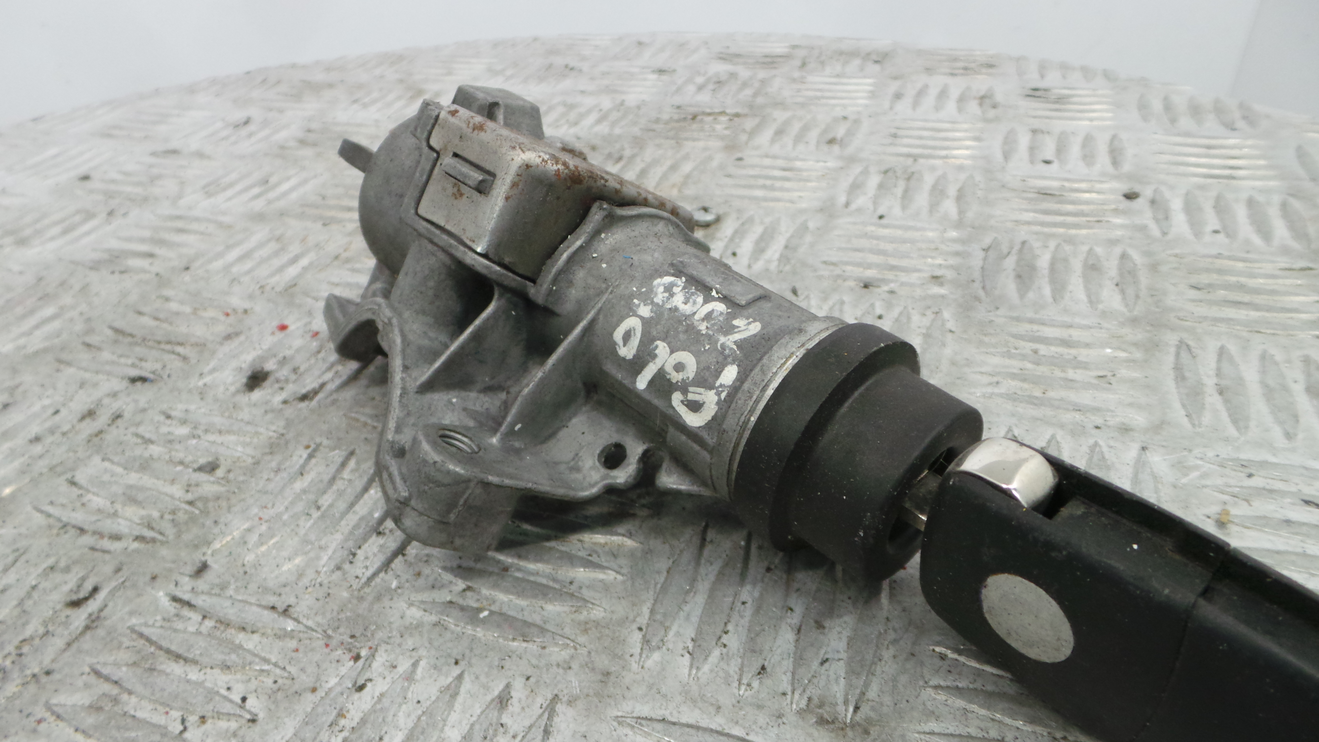 Canhão de ignição 4B0905851N - VW POLO (9N_, 9A_)-36419772