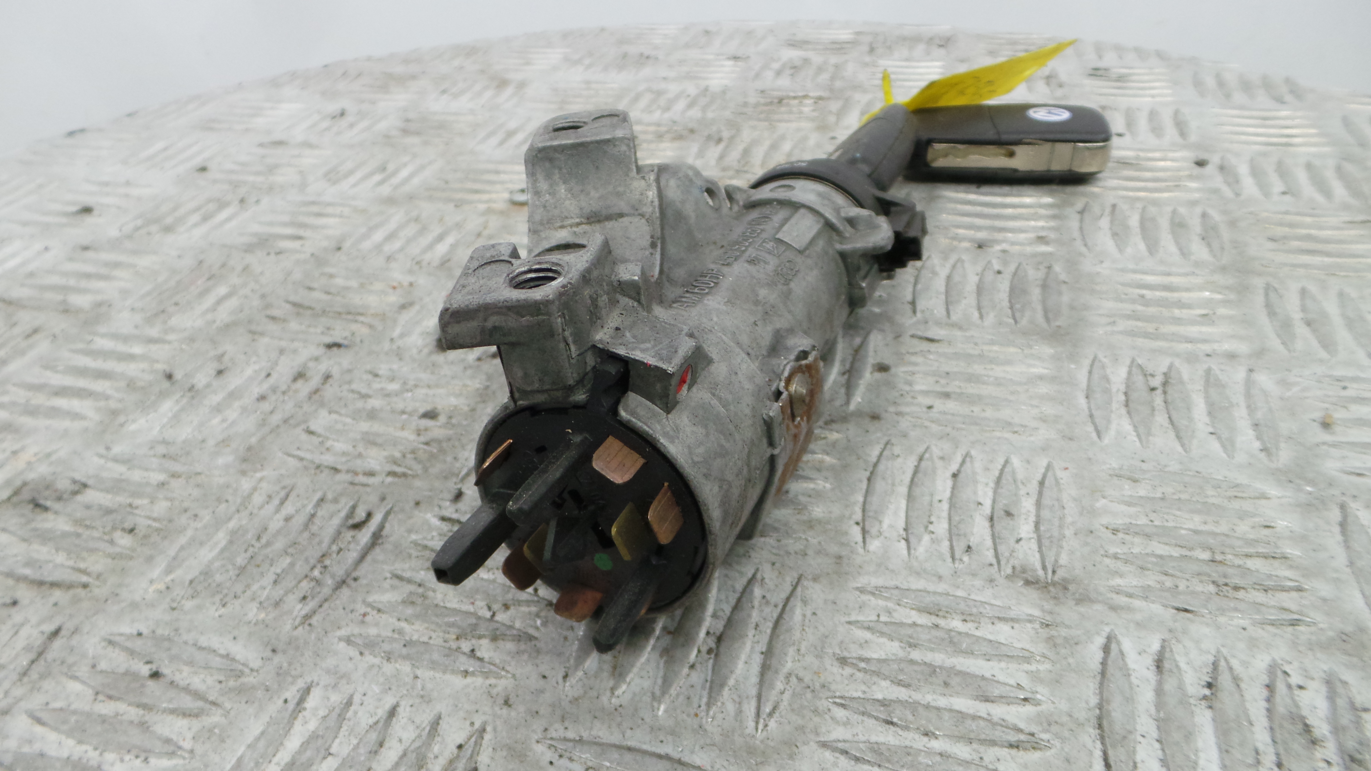 Canhão de ignição 4B0905851N - VW POLO (9N_, 9A_)-36419772