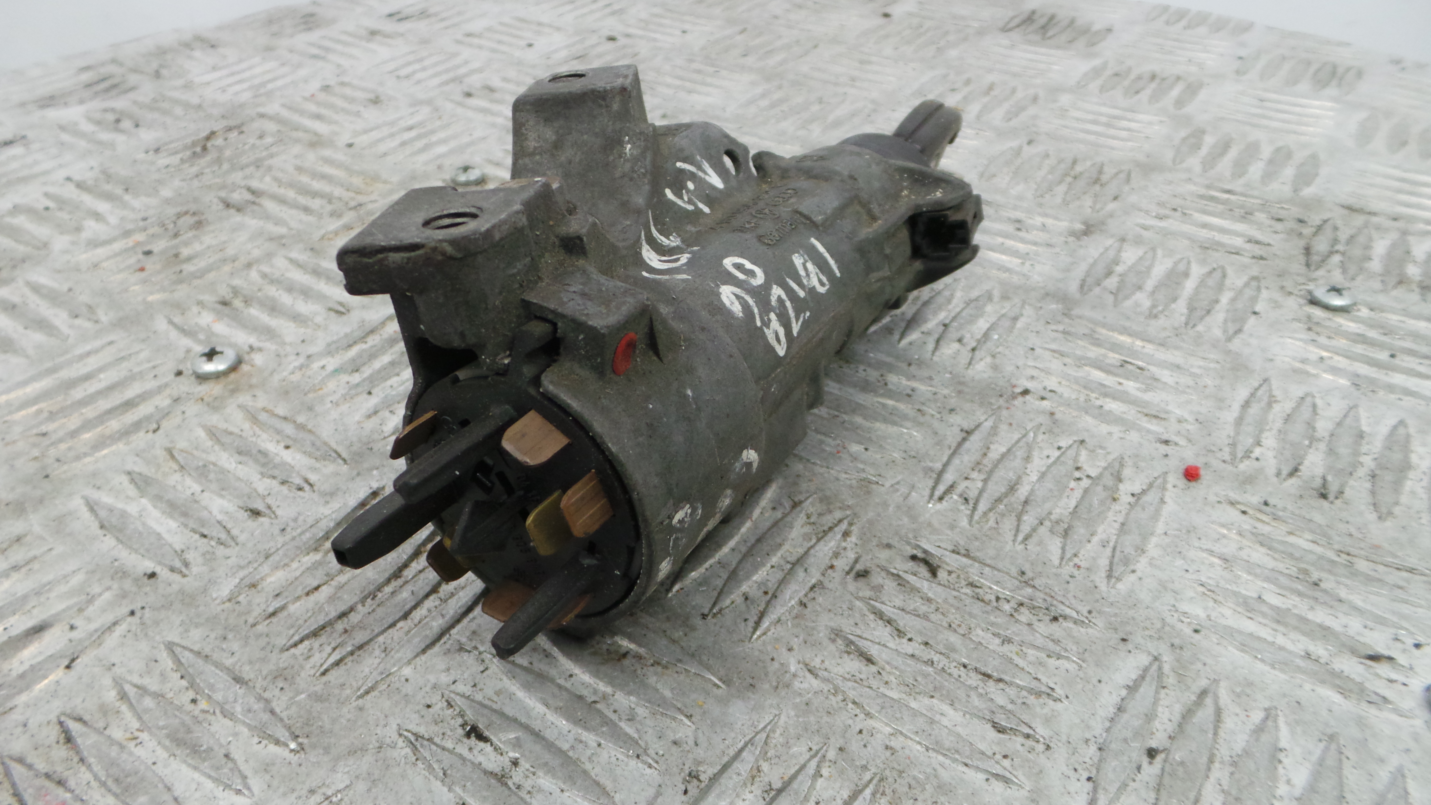 Canhão de ignição 4B0905851C - SEAT IBIZA III (6L1), IBIZA Mk III (6L1)-36419823