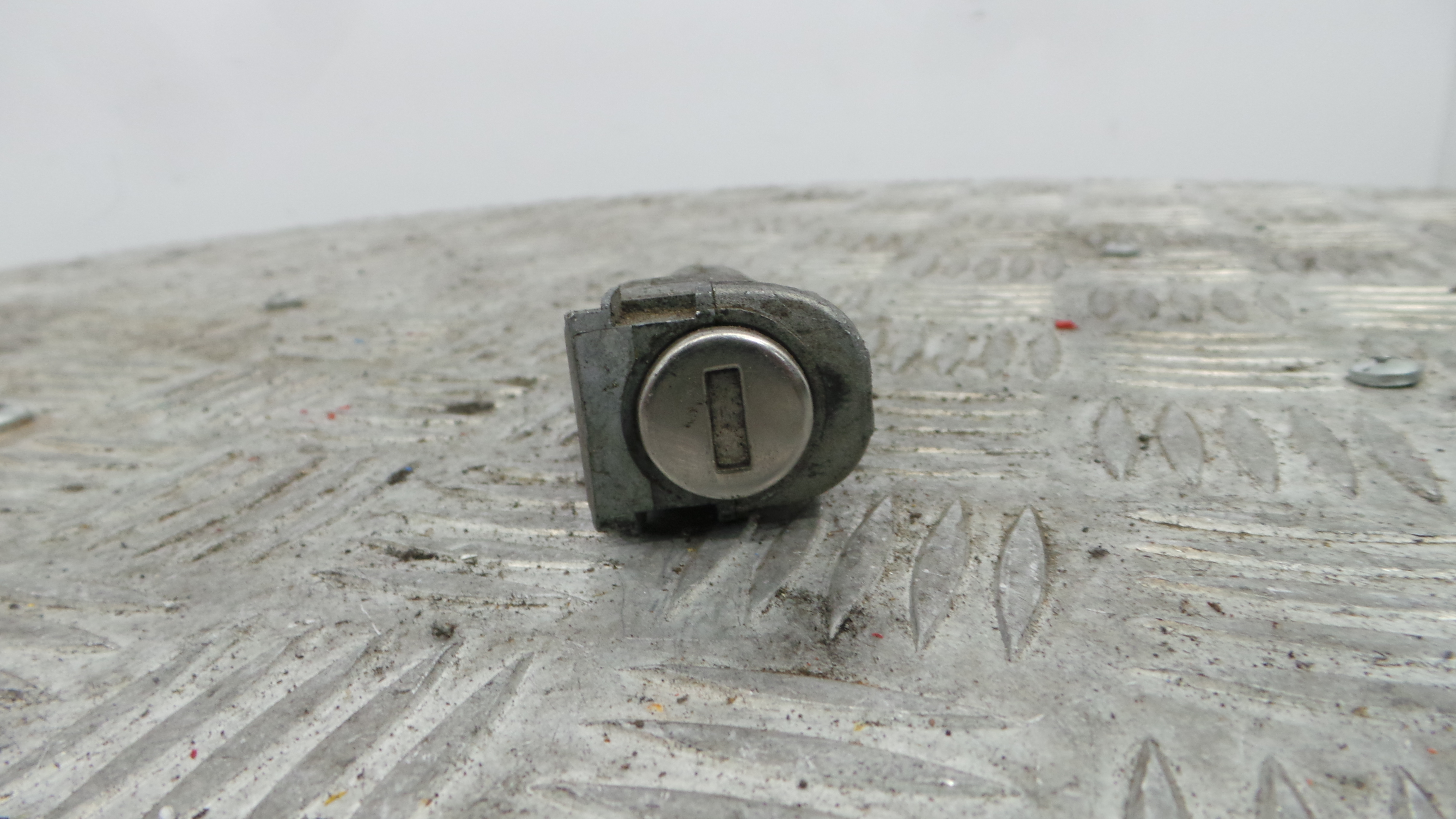 Canhão De Fechadura 6R0837167A - VW POLO V (6R1, 6C1)-36422146 Canhão De Fechadura 6R0837167A - VW POLO V (6R1, 6C1)-36422146