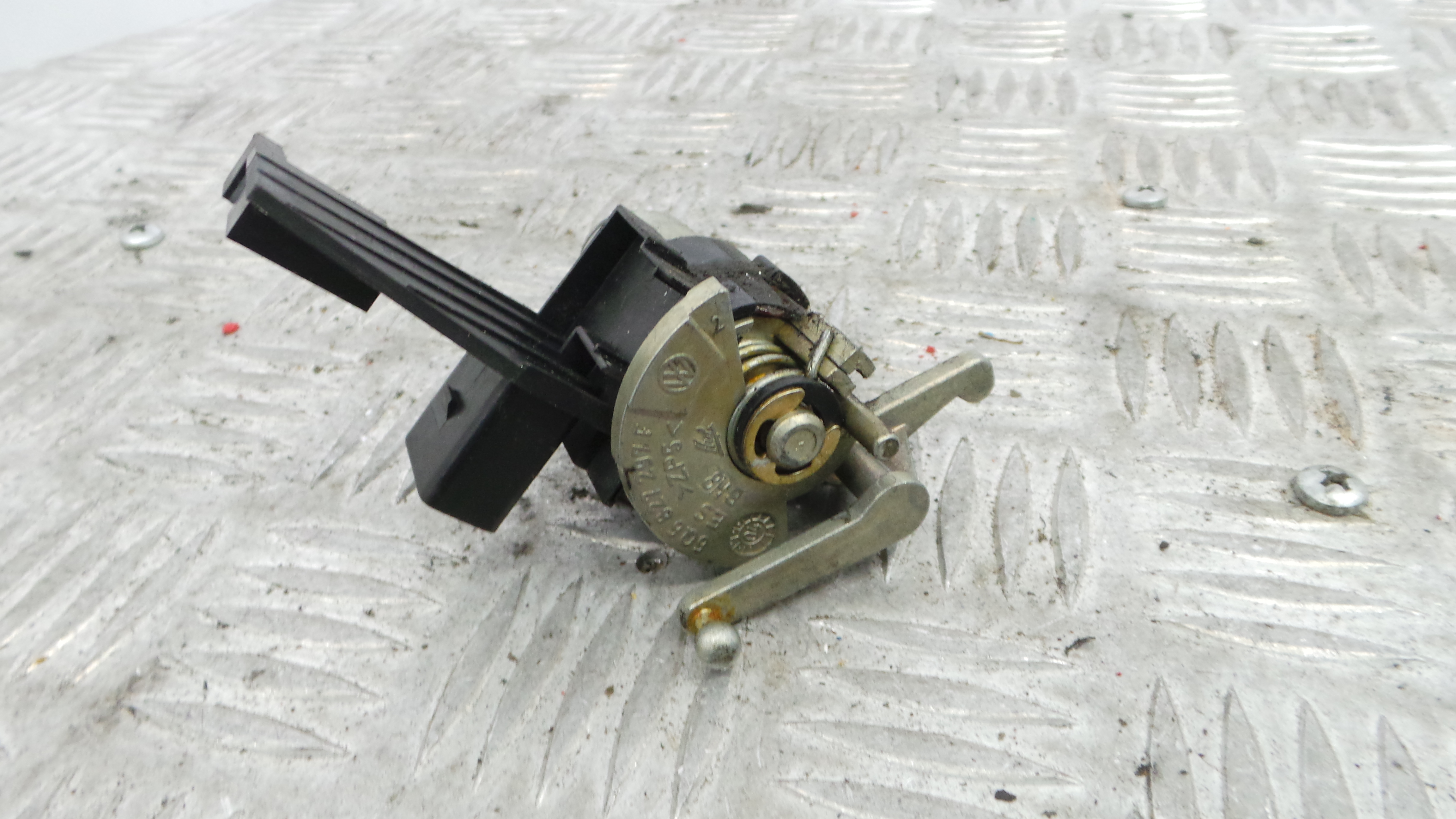 Canhão De Fechadura 6Q6827297F - VW POLO (9N_, 9A_)-36422175