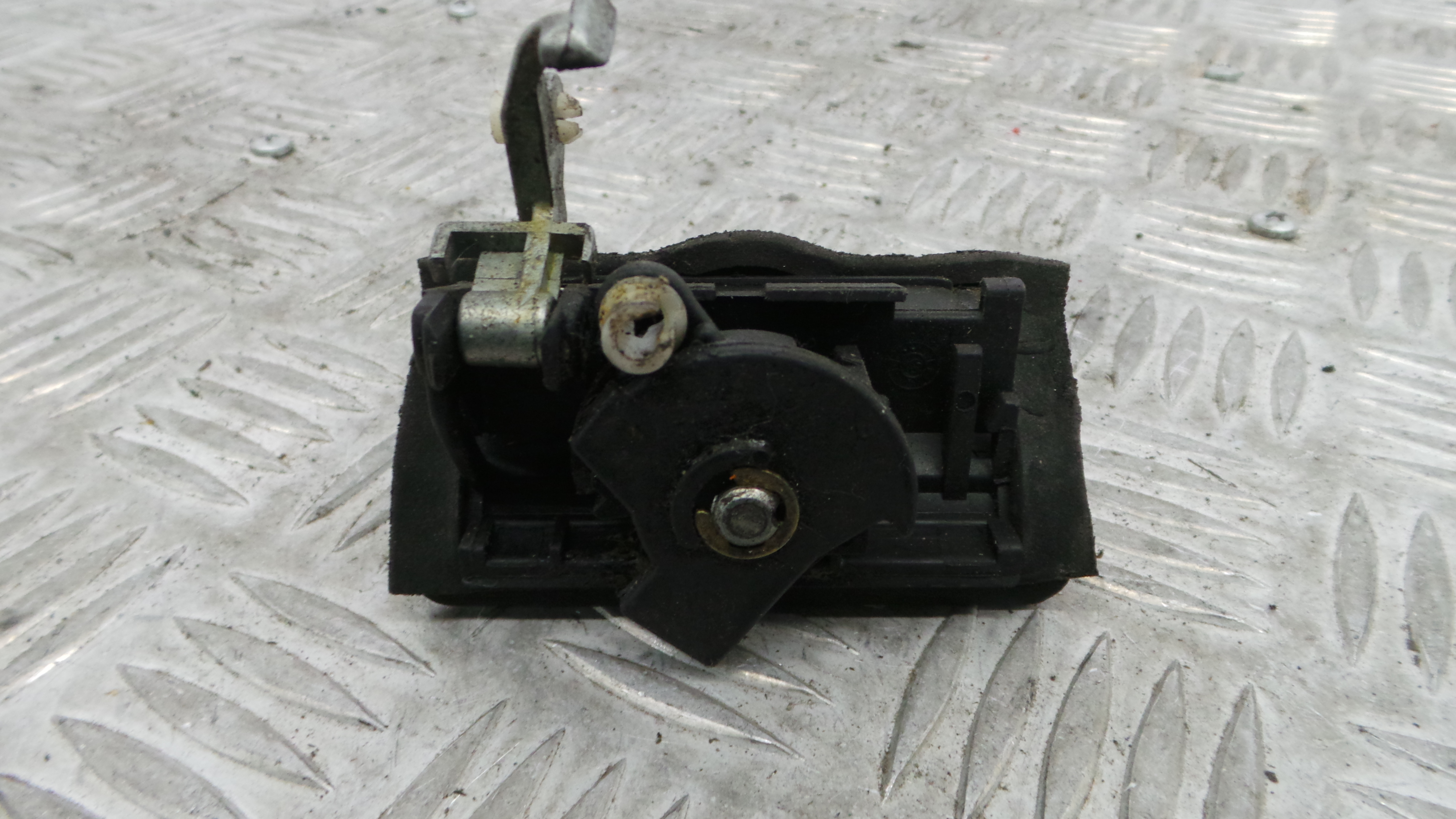 Fecho Mala   - VW GOLF III (1H1), GOLF Mk III (1H1)-36422178