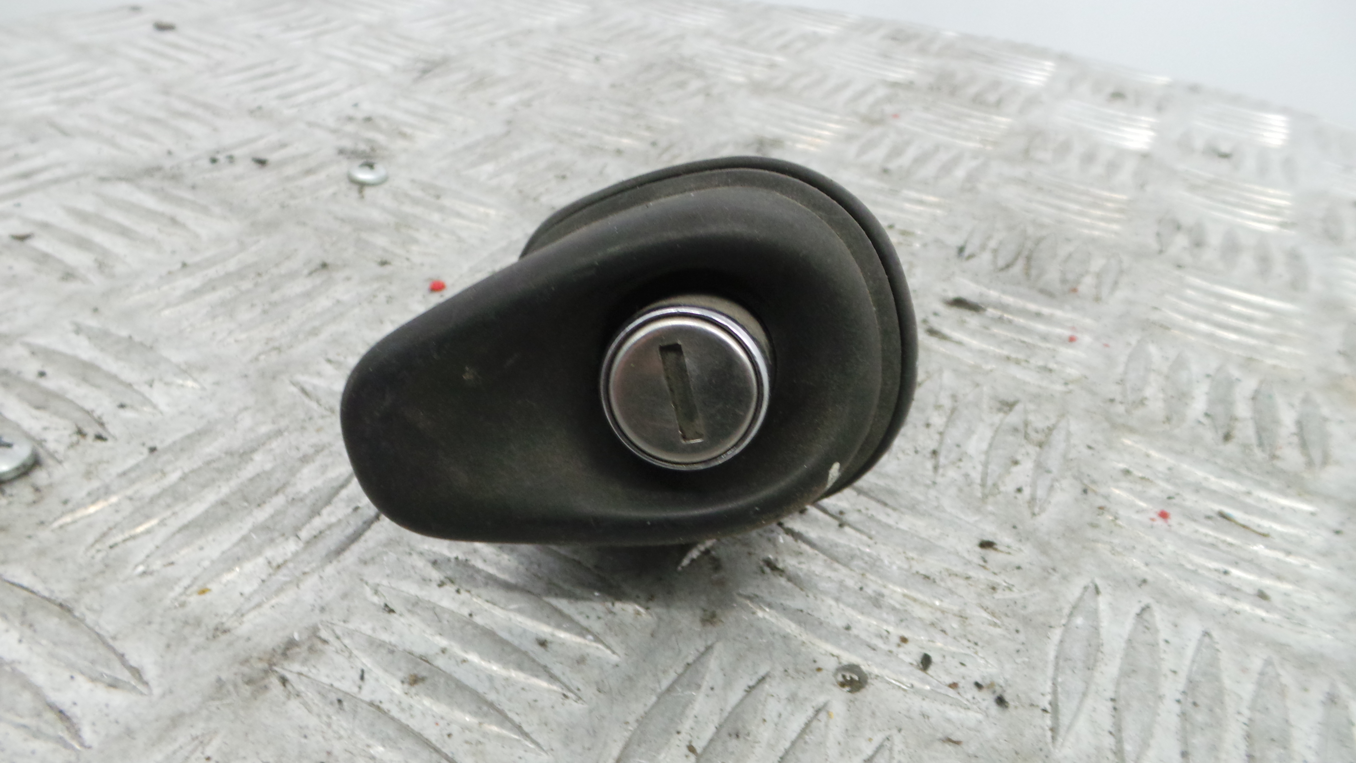 Puxador Exterior da Tampa da Mala 6K6827571 - SEAT IBIZA II (6K1), IBIZA Mk II (6K1)-36422180