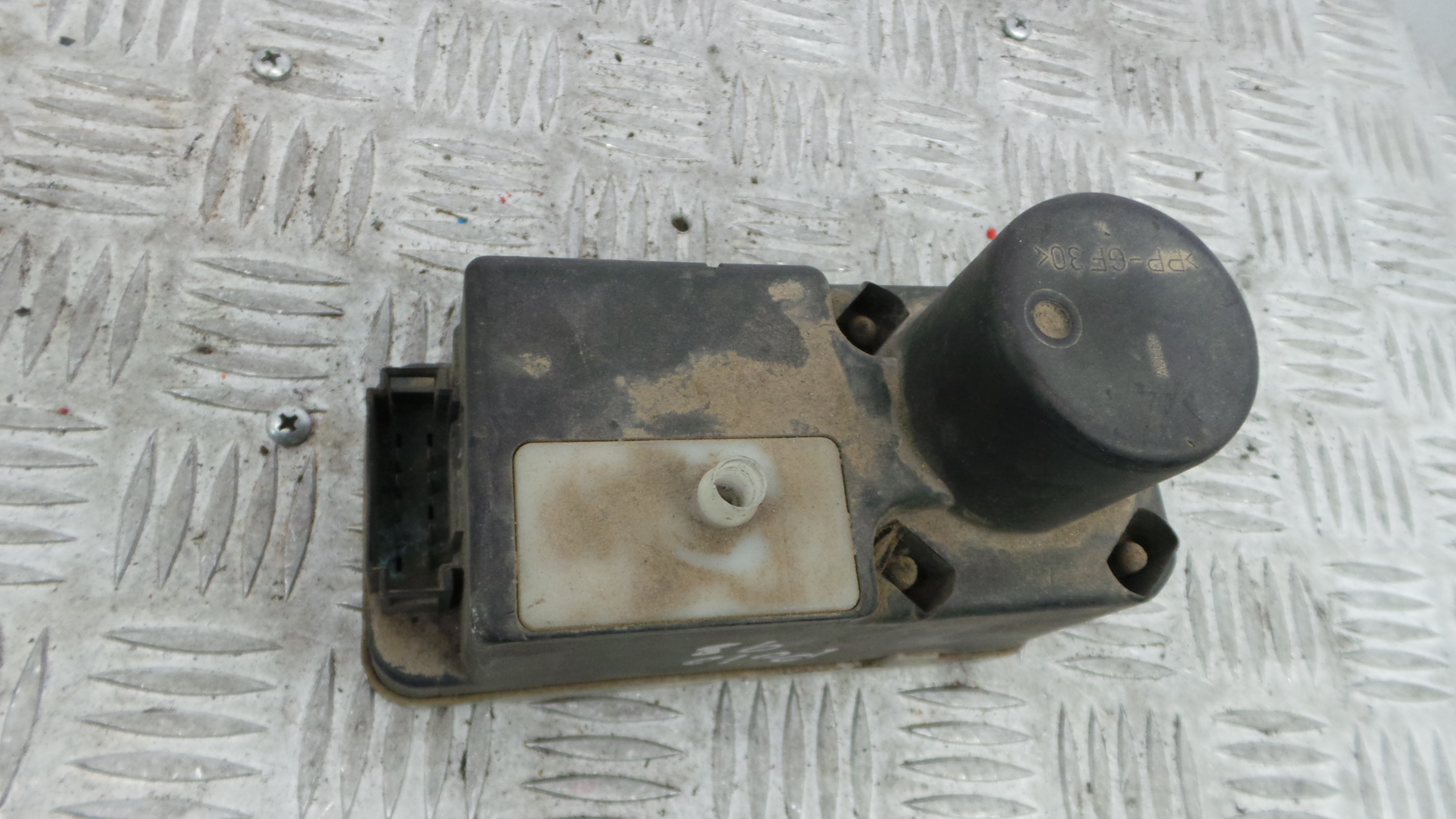 Compressor / Bomba Fecho Central 1H0962257D - VW POLO III (6N1)-36422213