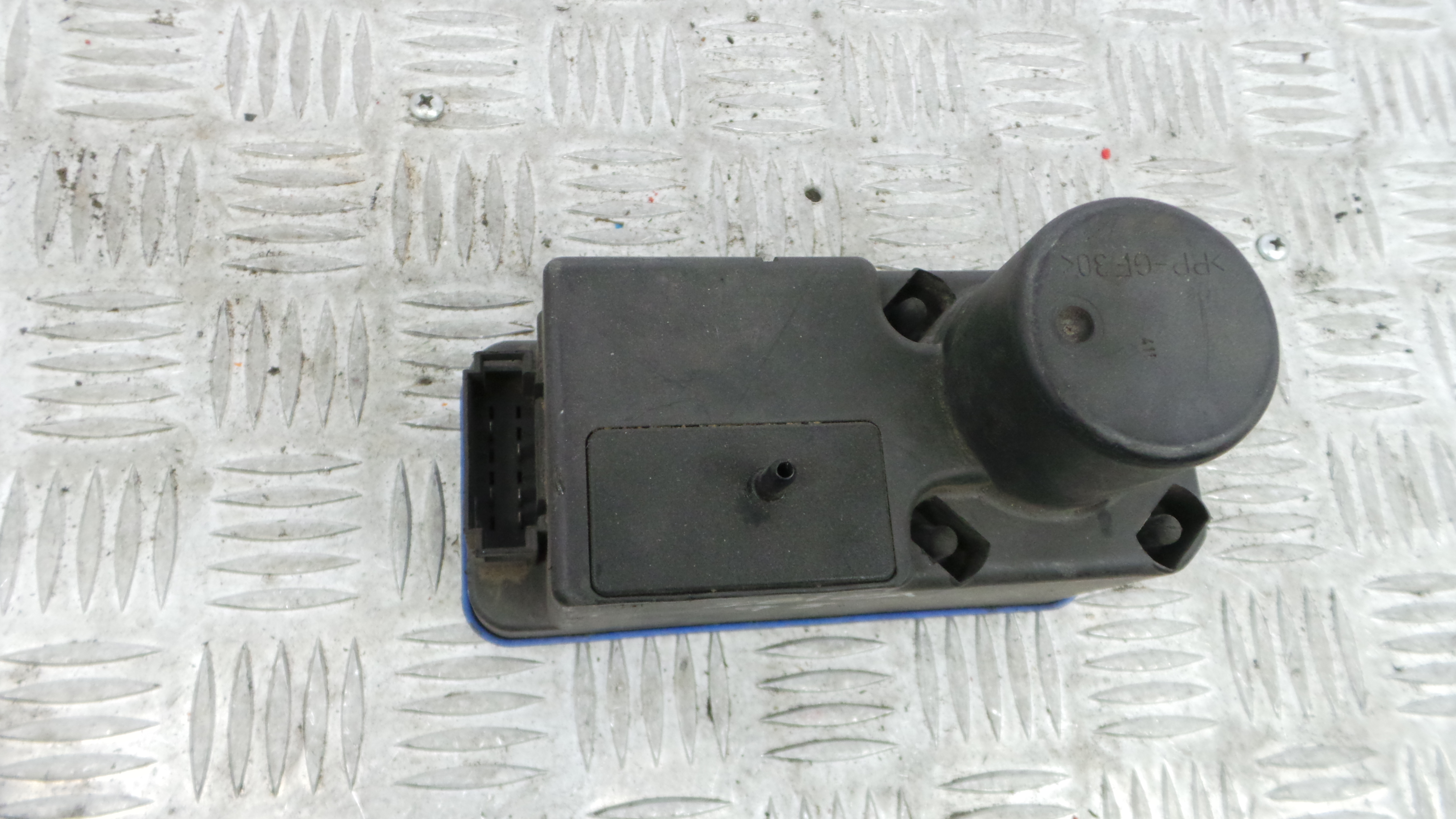 Compressor / Bomba Fecho Central 1H0962257A - SEAT IBIZA II (6K1), IBIZA Mk II (6K1)-36422222