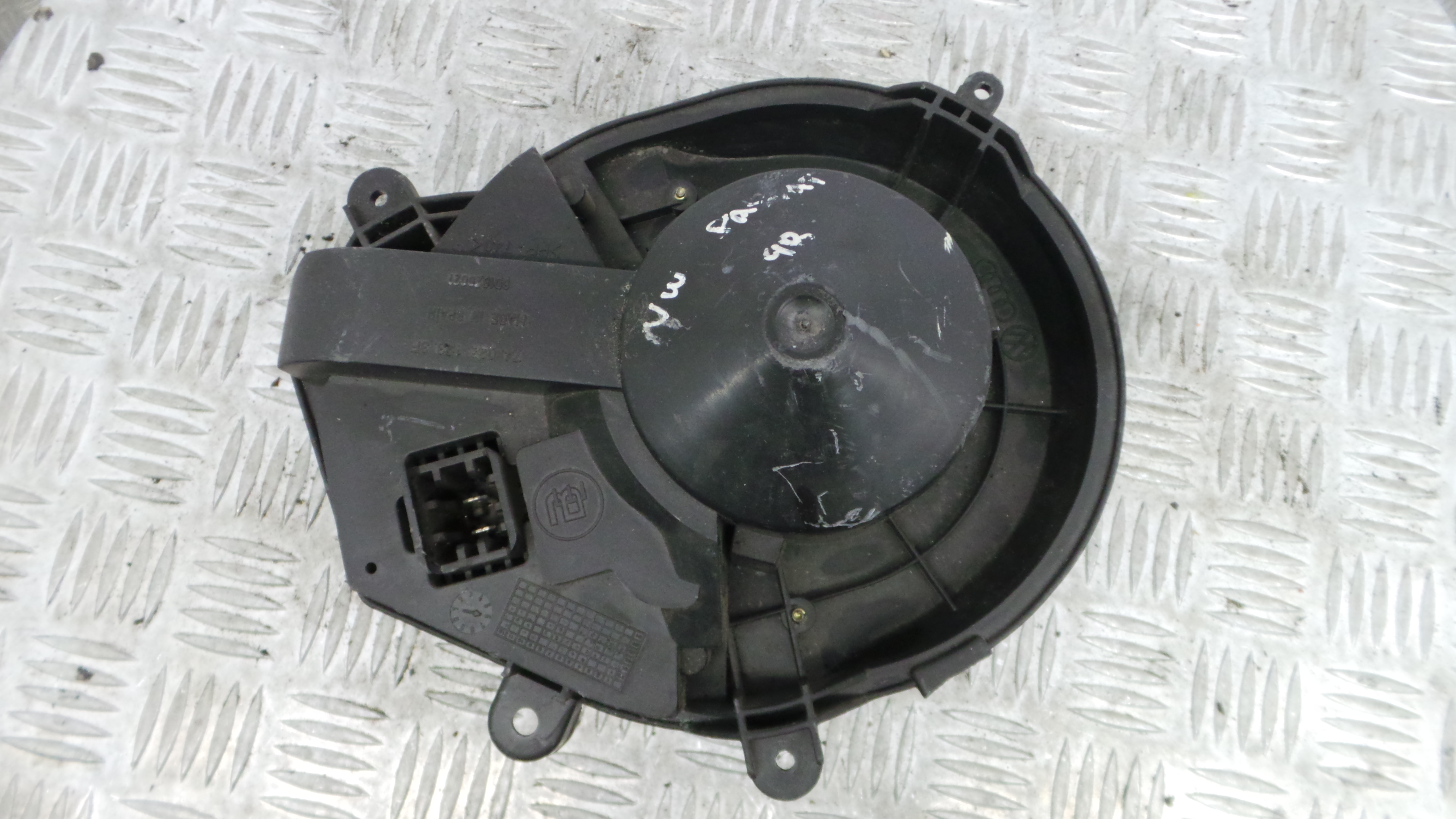 Motor da Chauffage / Motor de Sofagem 8D1820021 - VW PASSAT B5 (3B2)-36422353