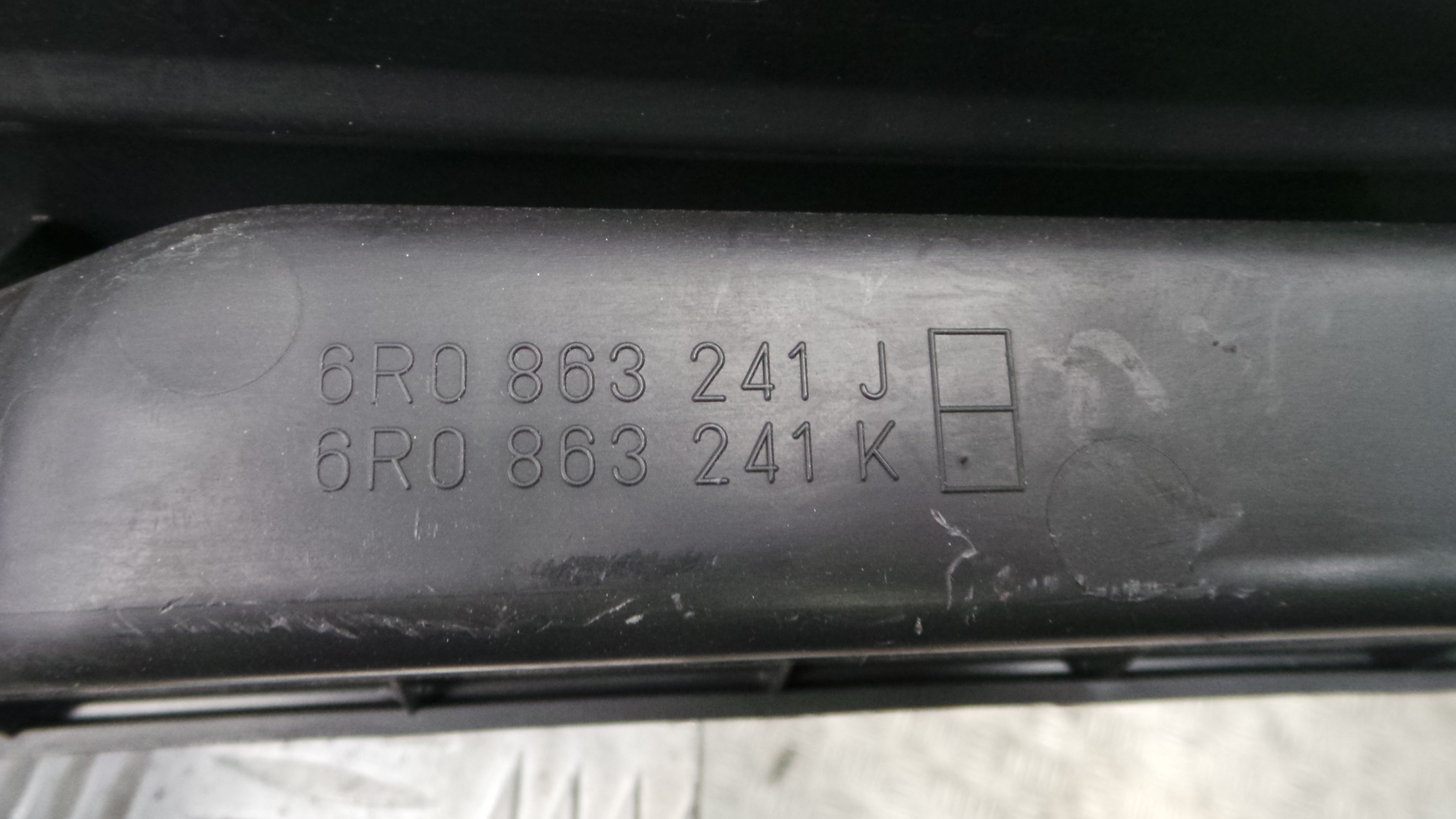 Apoio de Braço Central 6R0863241J - VW POLO V (6R1, 6C1)-36424990