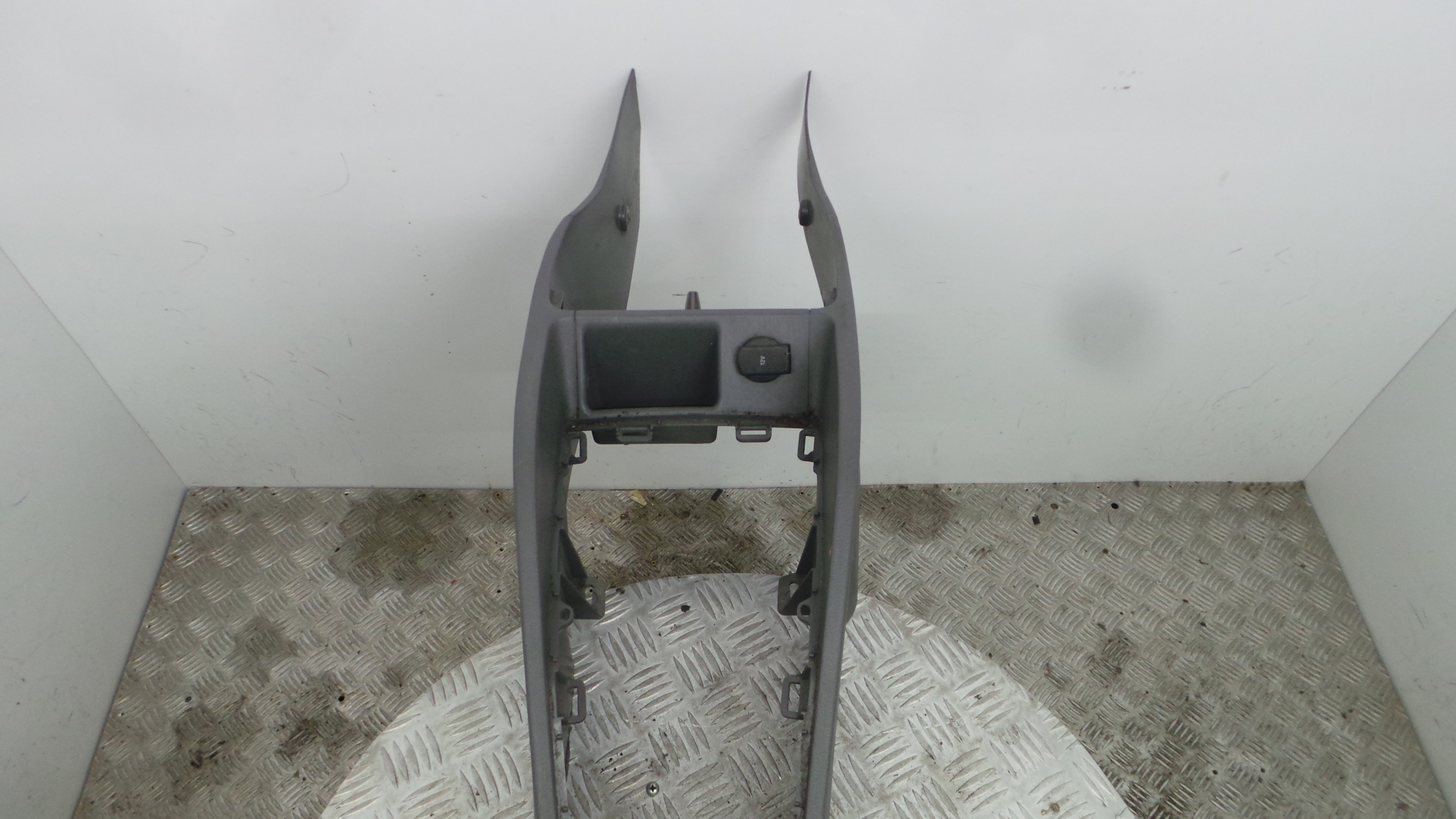 Apoio de Braço Central 6J0863243 - SEAT IBIZA IV (6J5, 6P1), IBIZA Mk IV (6J5, 6P1)-36424997