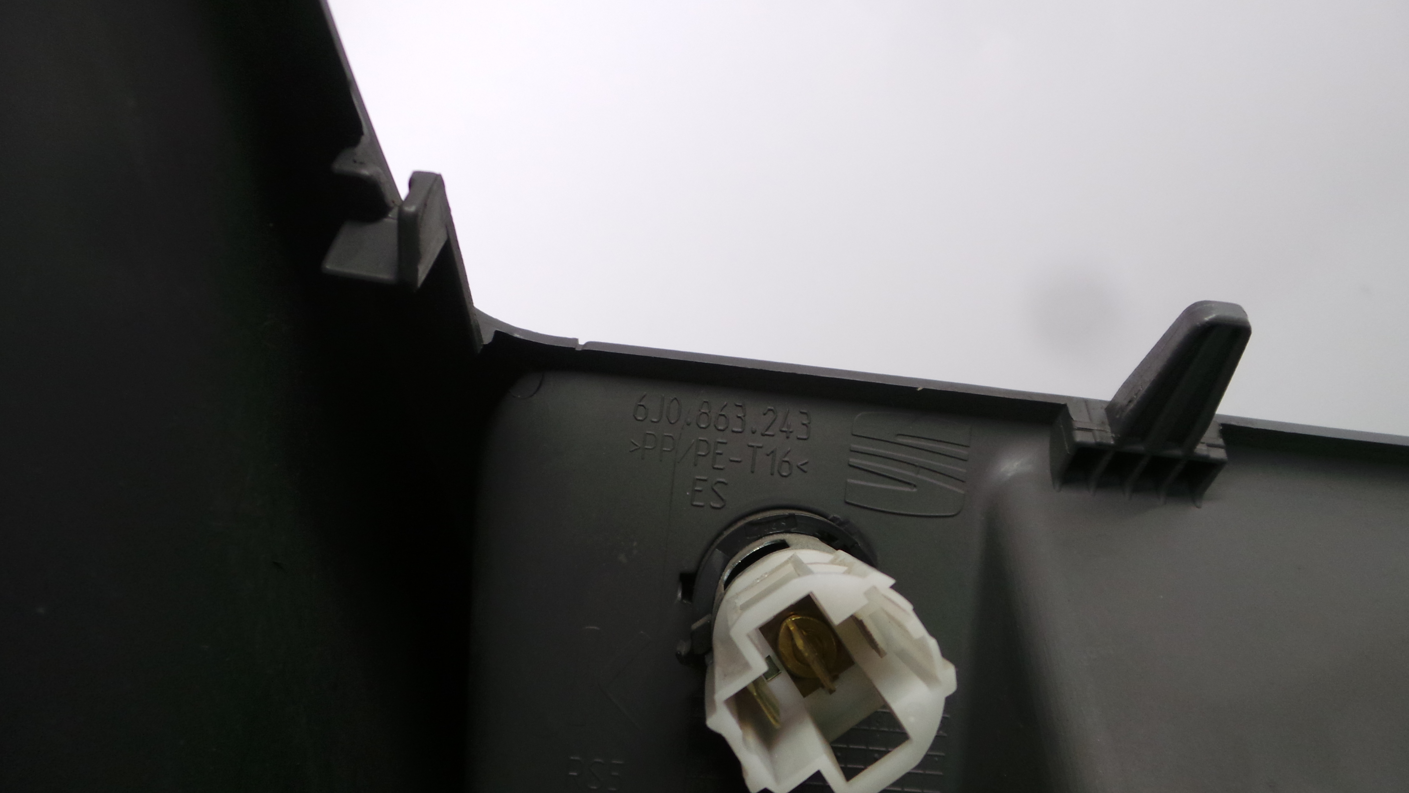 Apoio de Braço Central 6J0863243 - SEAT IBIZA IV (6J5, 6P1), IBIZA Mk IV (6J5, 6P1)-36424997