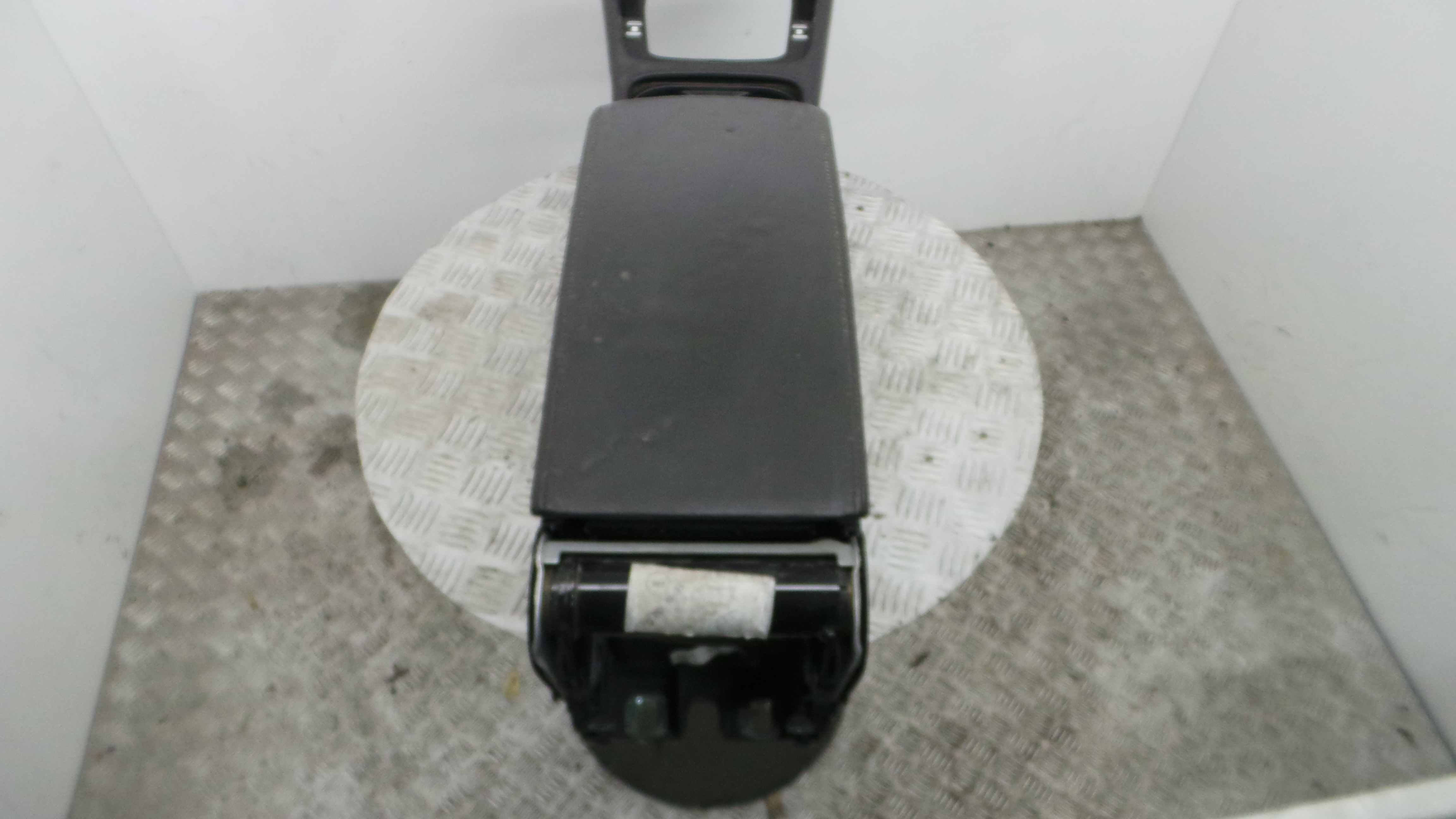 Apoio de Braço Central 3C1863241CG - VW PASSAT CC B6 (357)-36425003