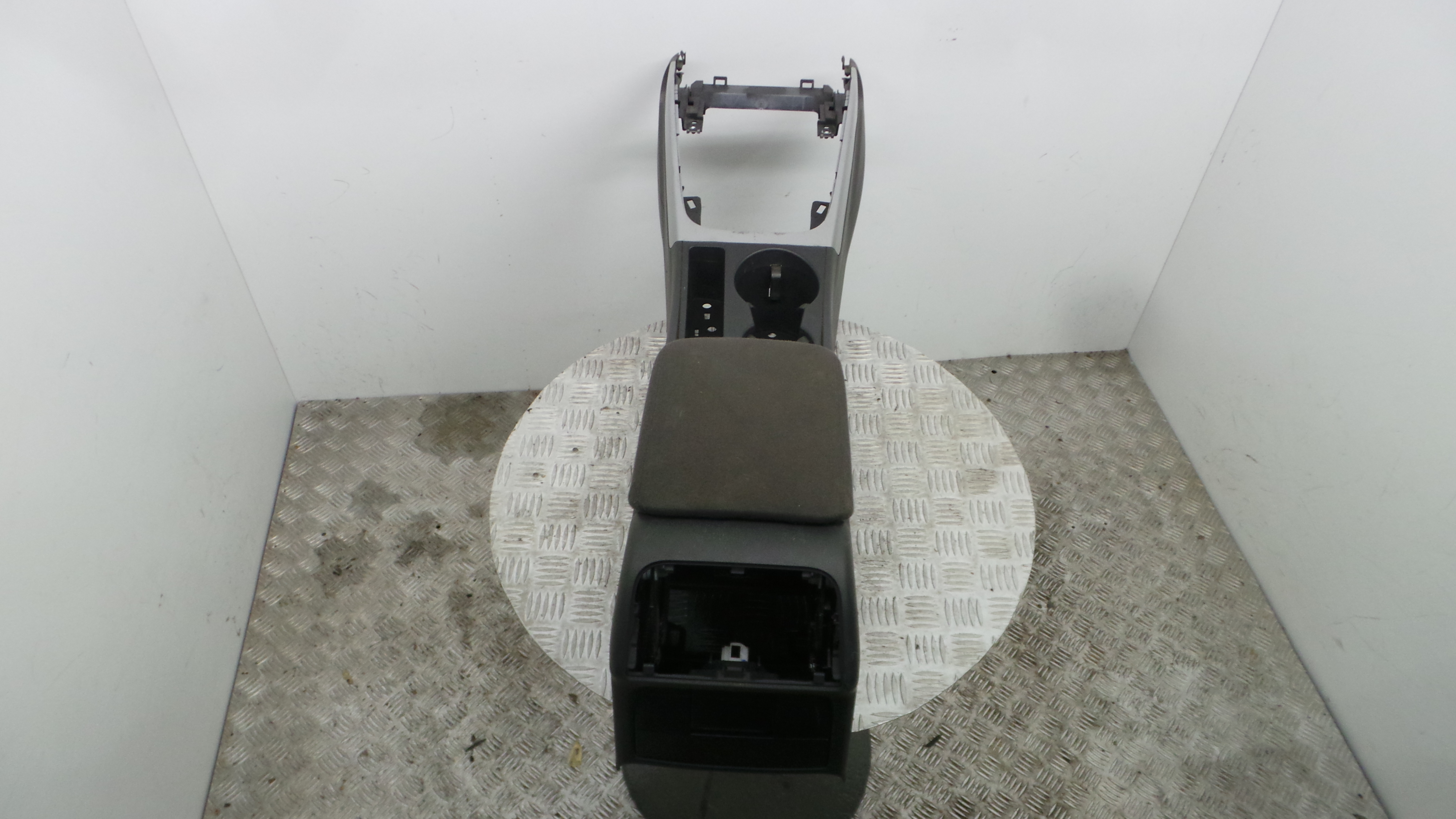 Apoio de Braço Central 8K0864981D - AUDI A4 B8 (8K2)-36425011