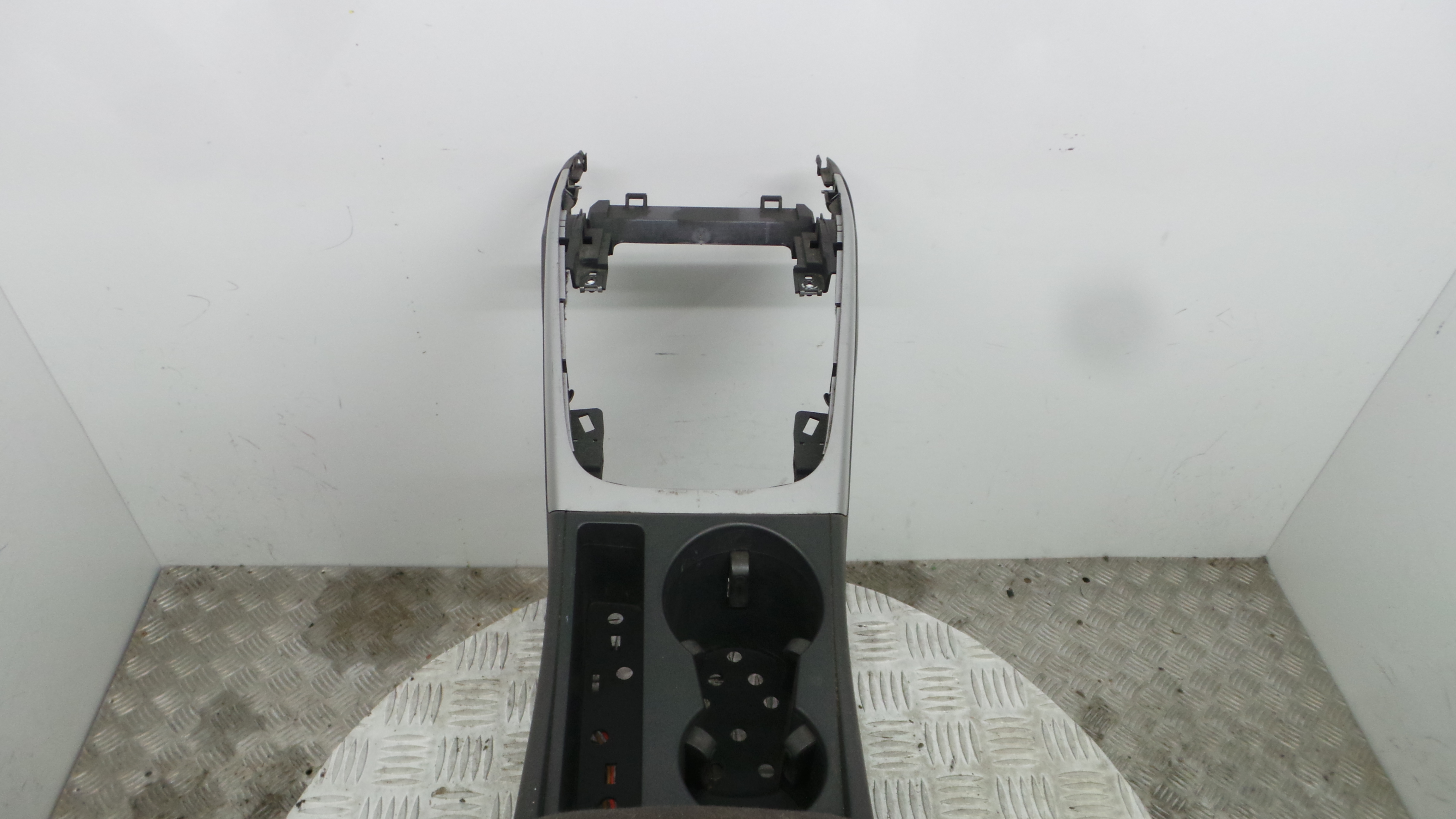 Apoio de Braço Central 8K0864981D - AUDI A4 B8 (8K2)-36425011