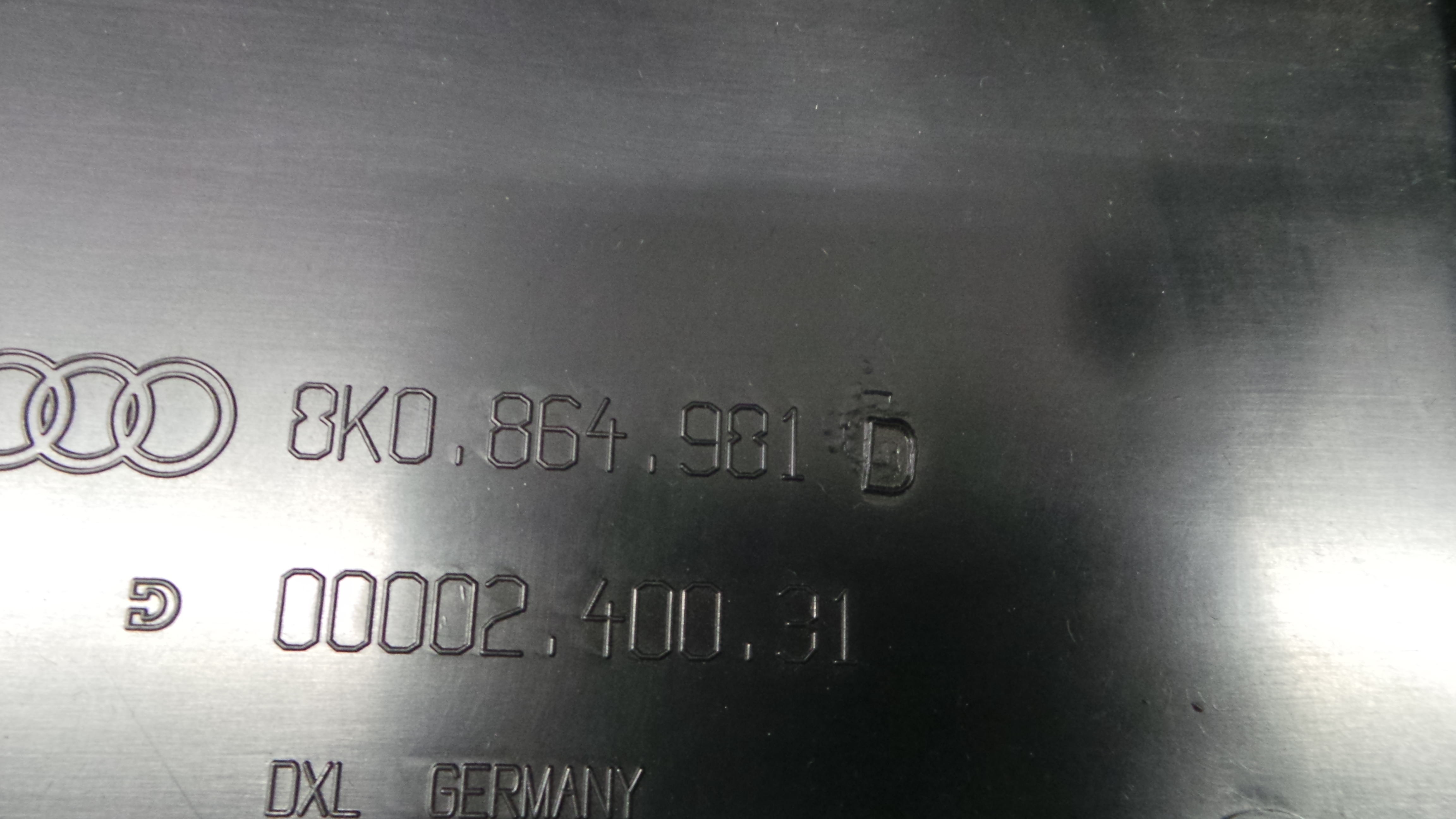 Apoio de Braço Central 8K0864981D - AUDI A4 B8 (8K2)-36425011