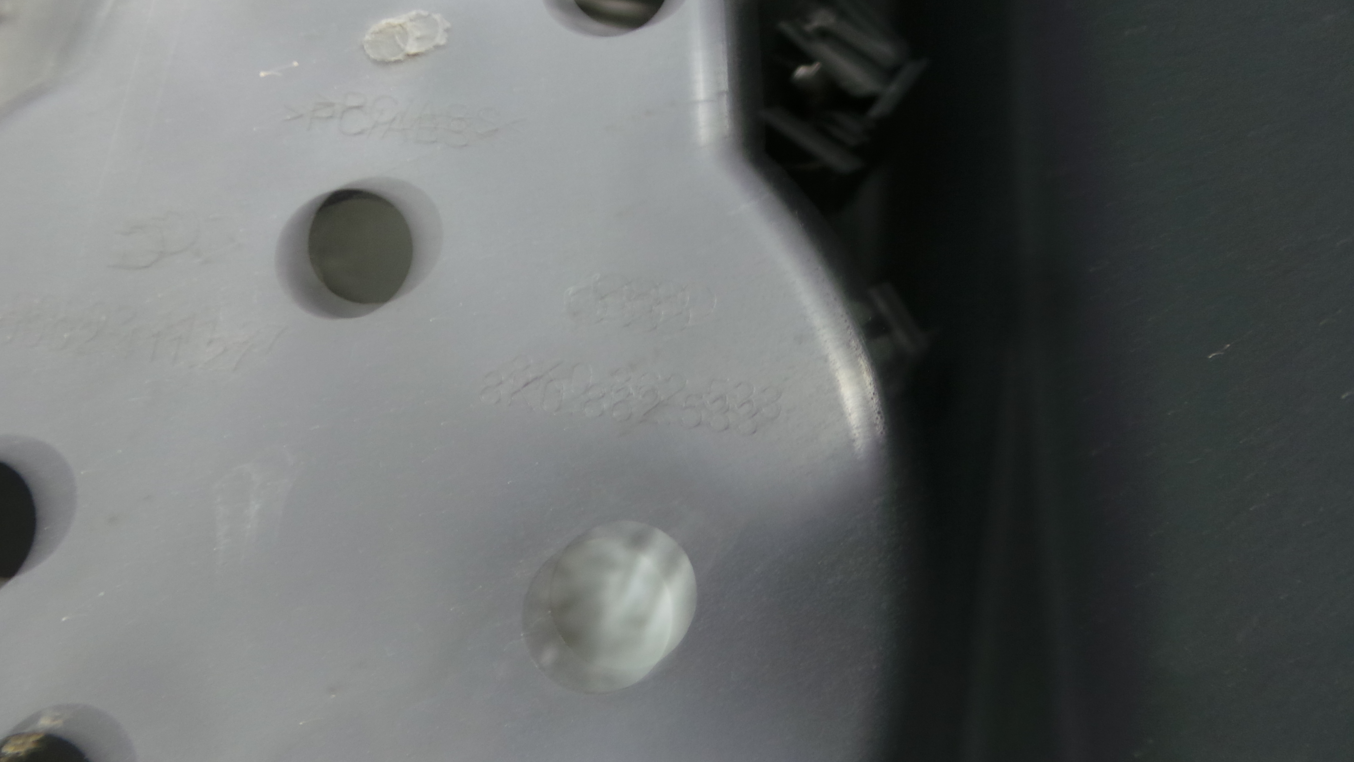 Apoio de Braço Central 8K0864981D - AUDI A4 B8 (8K2)-36425011