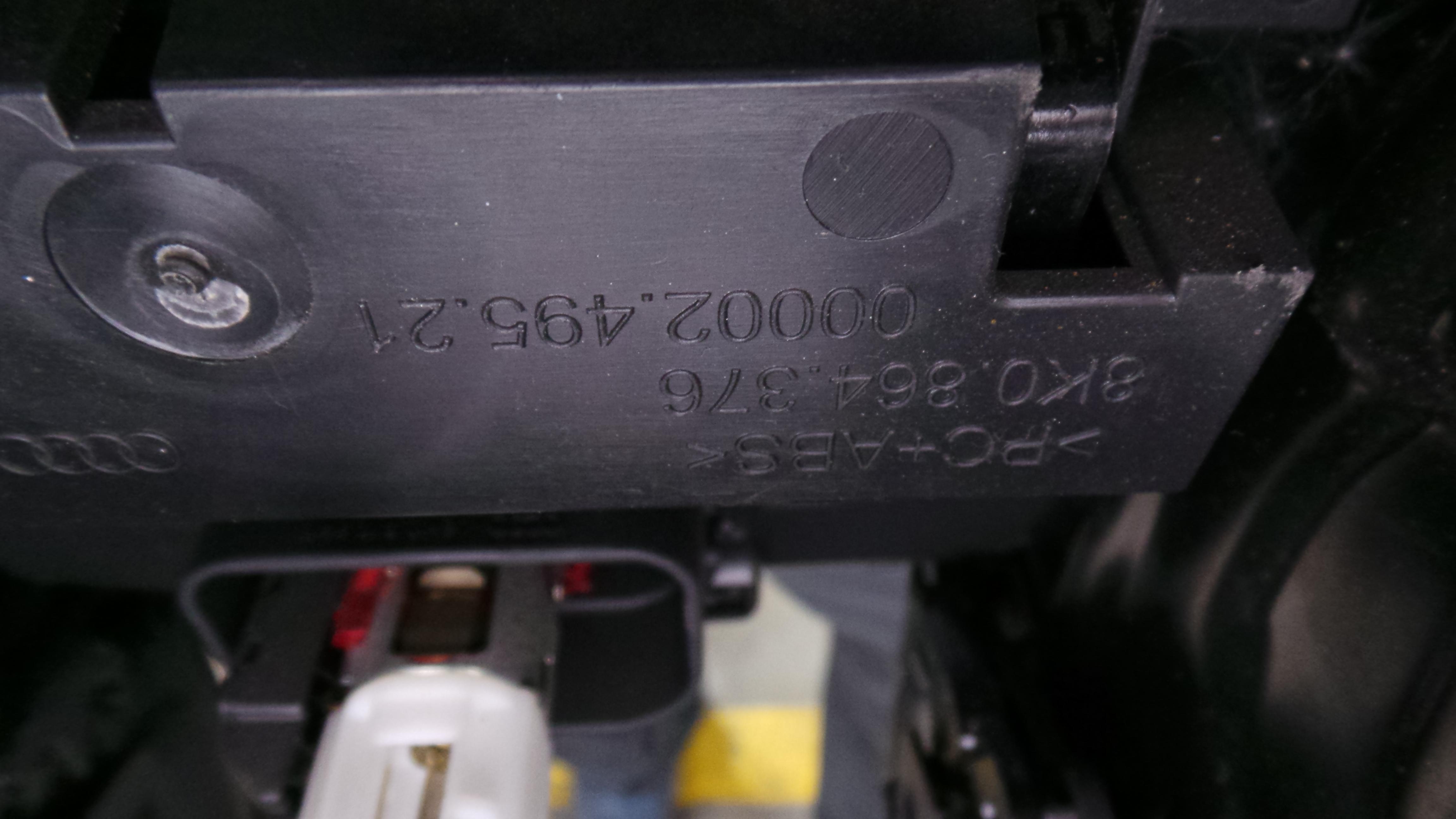Apoio de Braço Central 8K0864981D - AUDI A4 B8 (8K2)-36425011