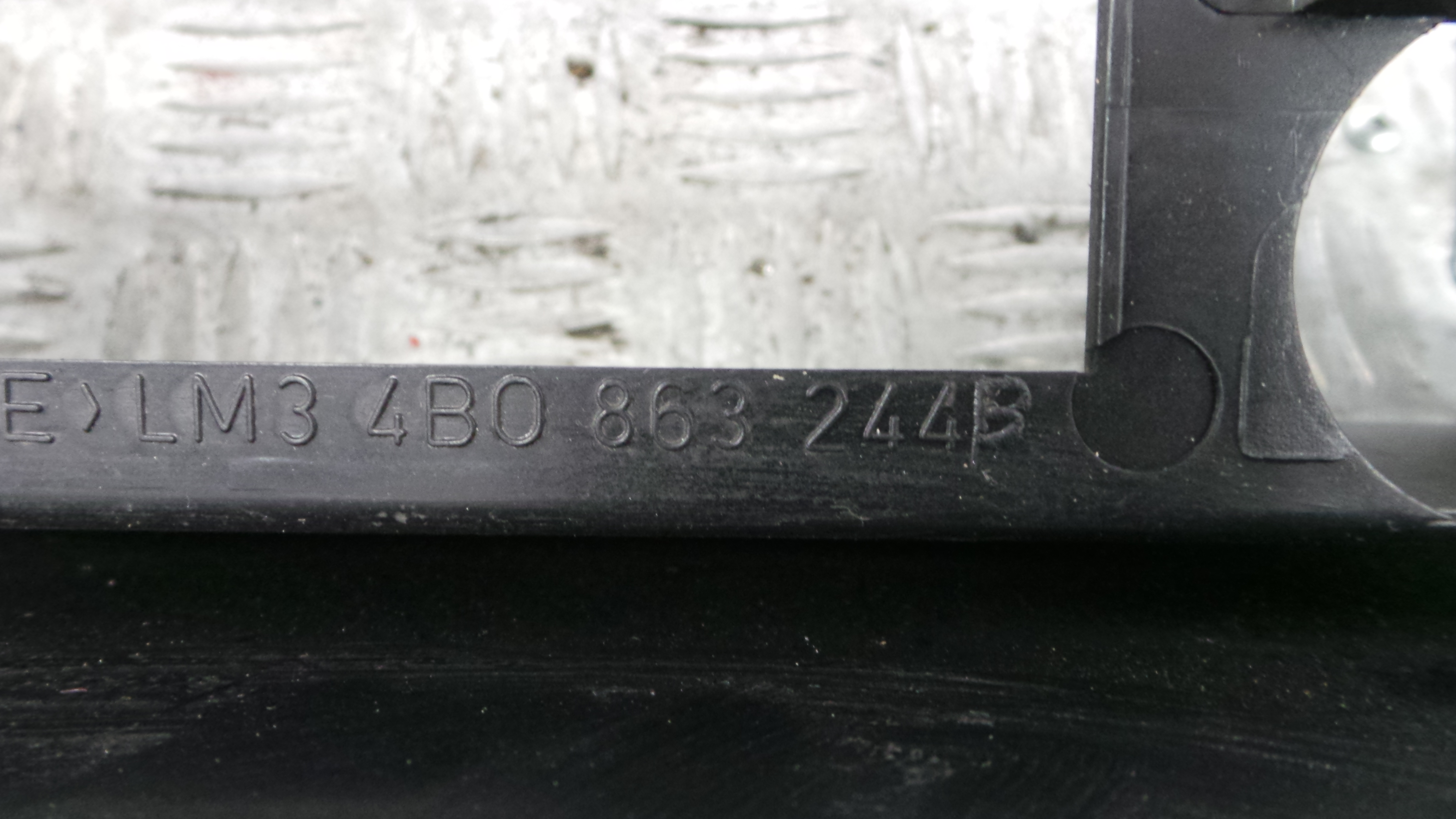 Apoio de Braço Central 4B0863244B - AUDI A6 C5 (4B2)-36425023