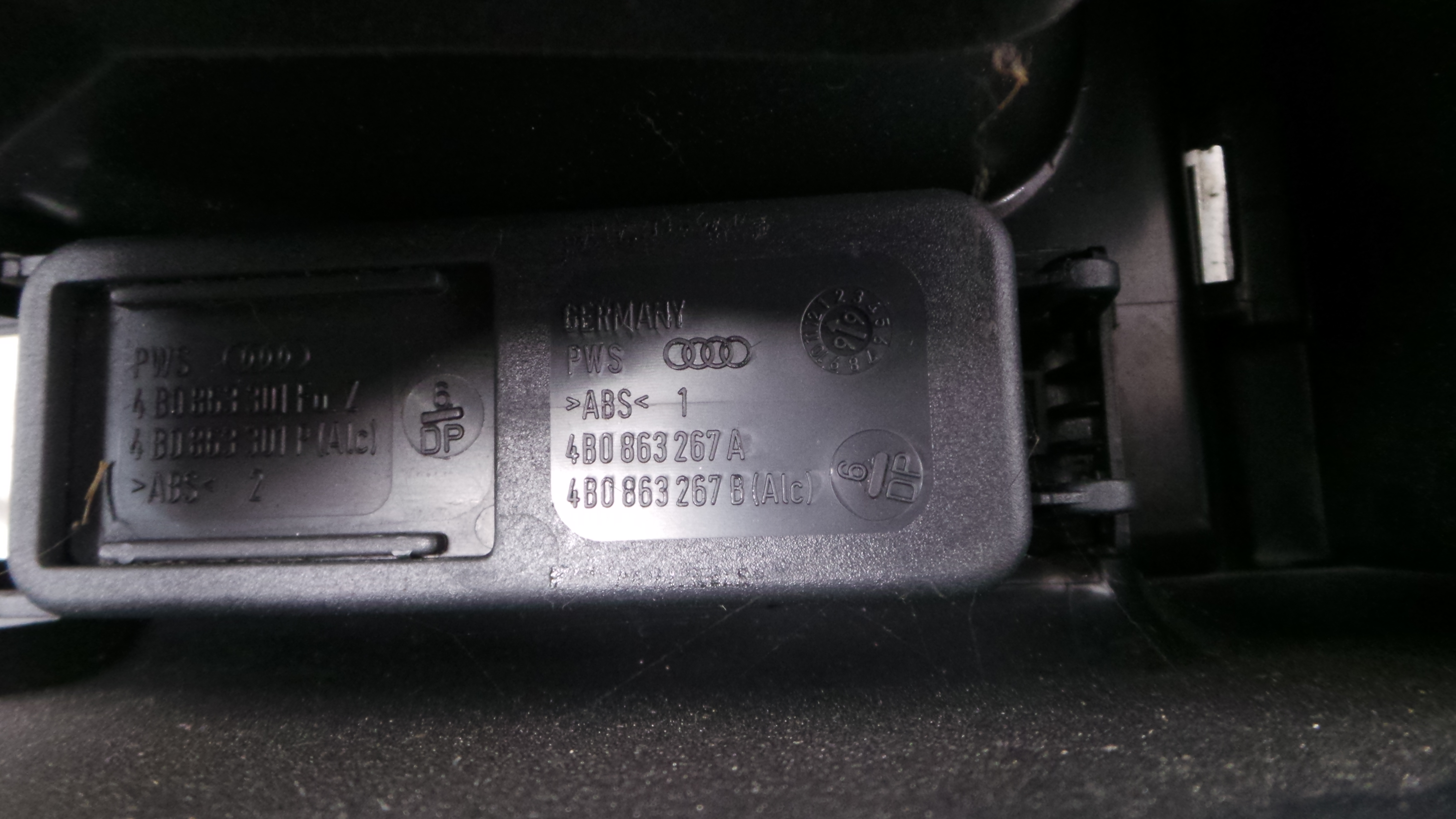 Apoio de Braço Central 4B0863244B - AUDI A6 C5 (4B2)-36425023