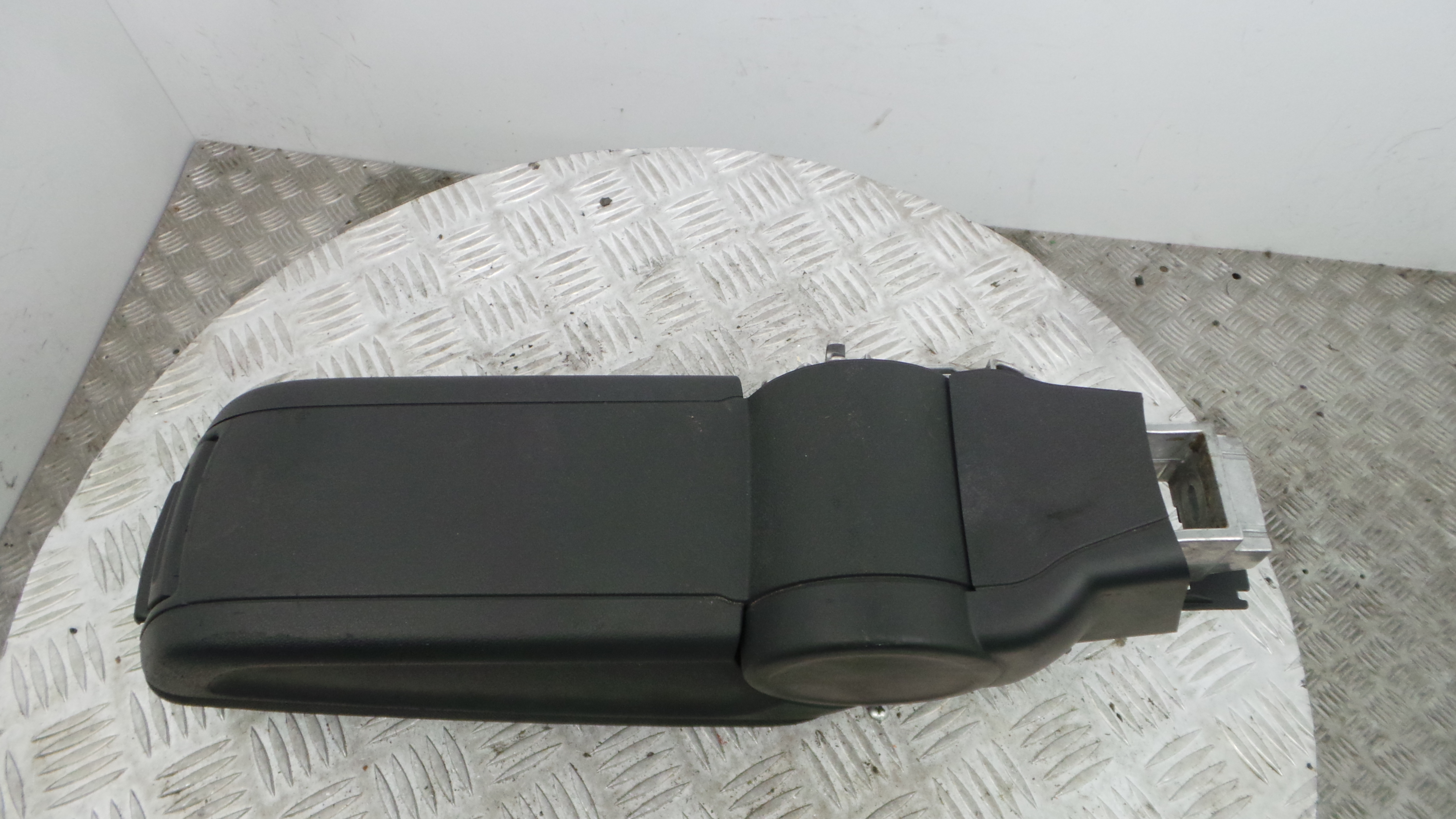 Apoio de Braço 8X0864207 - AUDI A1 (8X1, 8XK)-36425057