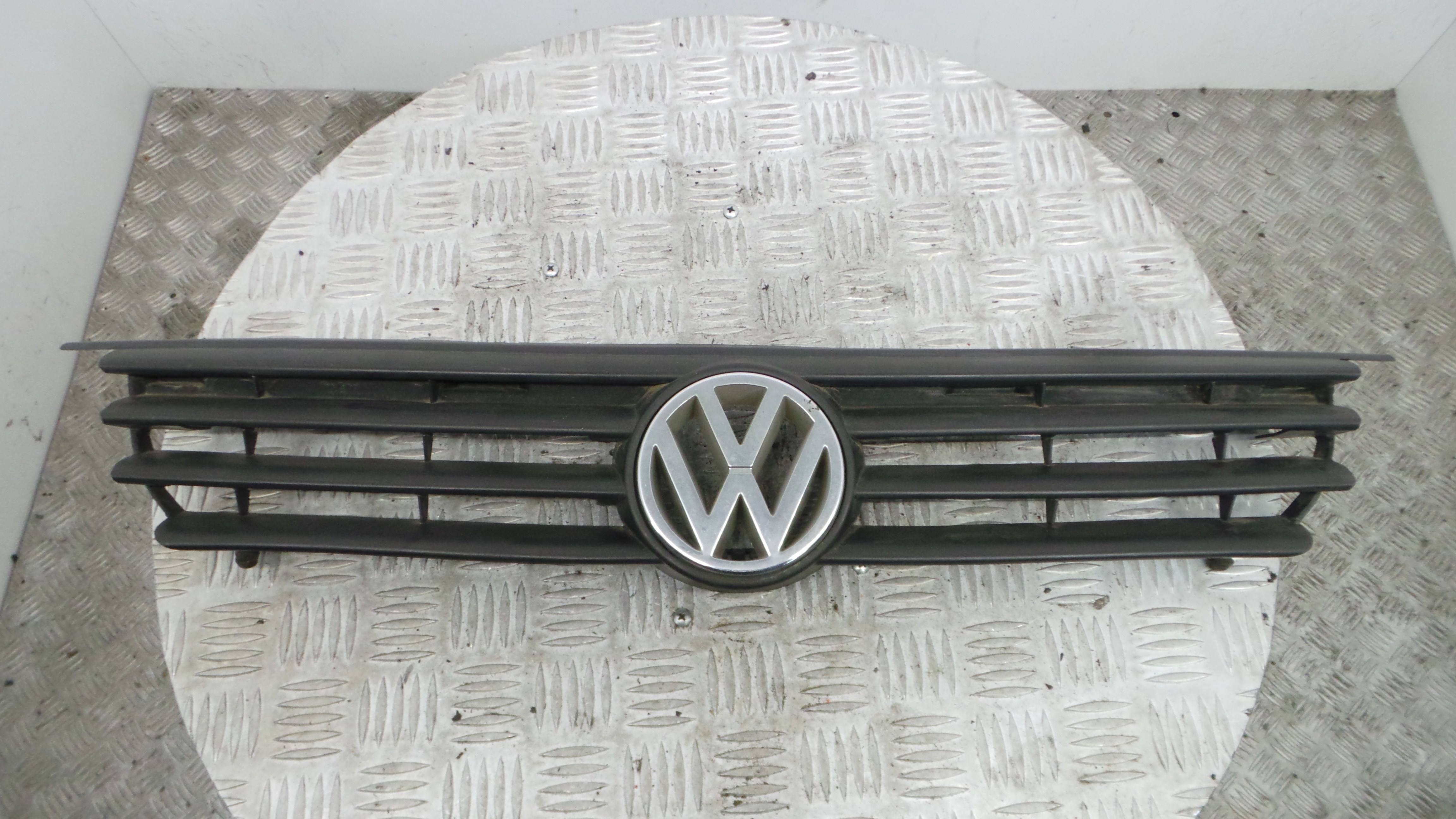 Grelha da Frente 6N0853653B - VW POLO III (6N1)-36425073 Grelha da Frente 6N0853653B - VW POLO III (6N1)-36425073