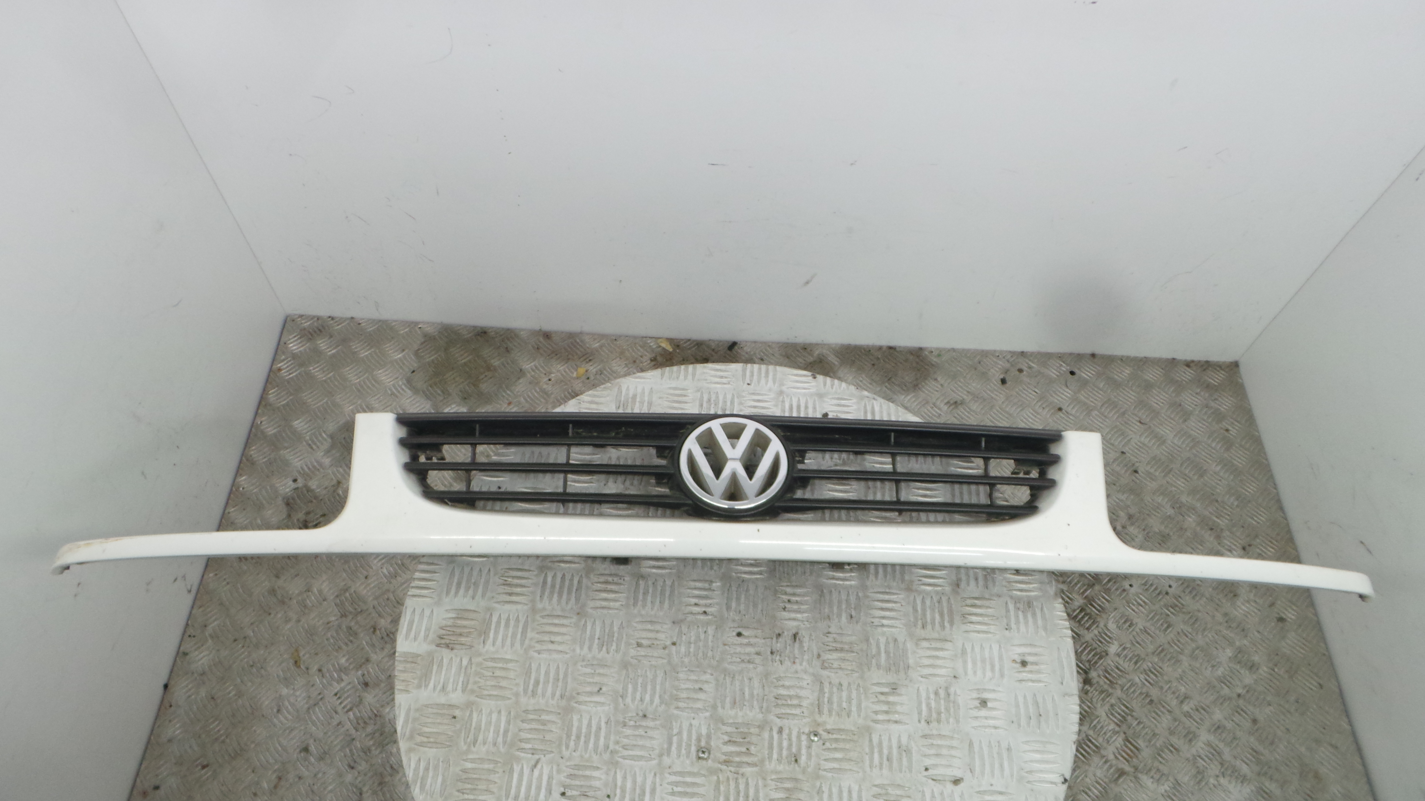 Grelha da Frente 6N0853618 - VW POLO III (6N1)-36425092 Grelha da Frente 6N0853618 - VW POLO III (6N1)-36425092