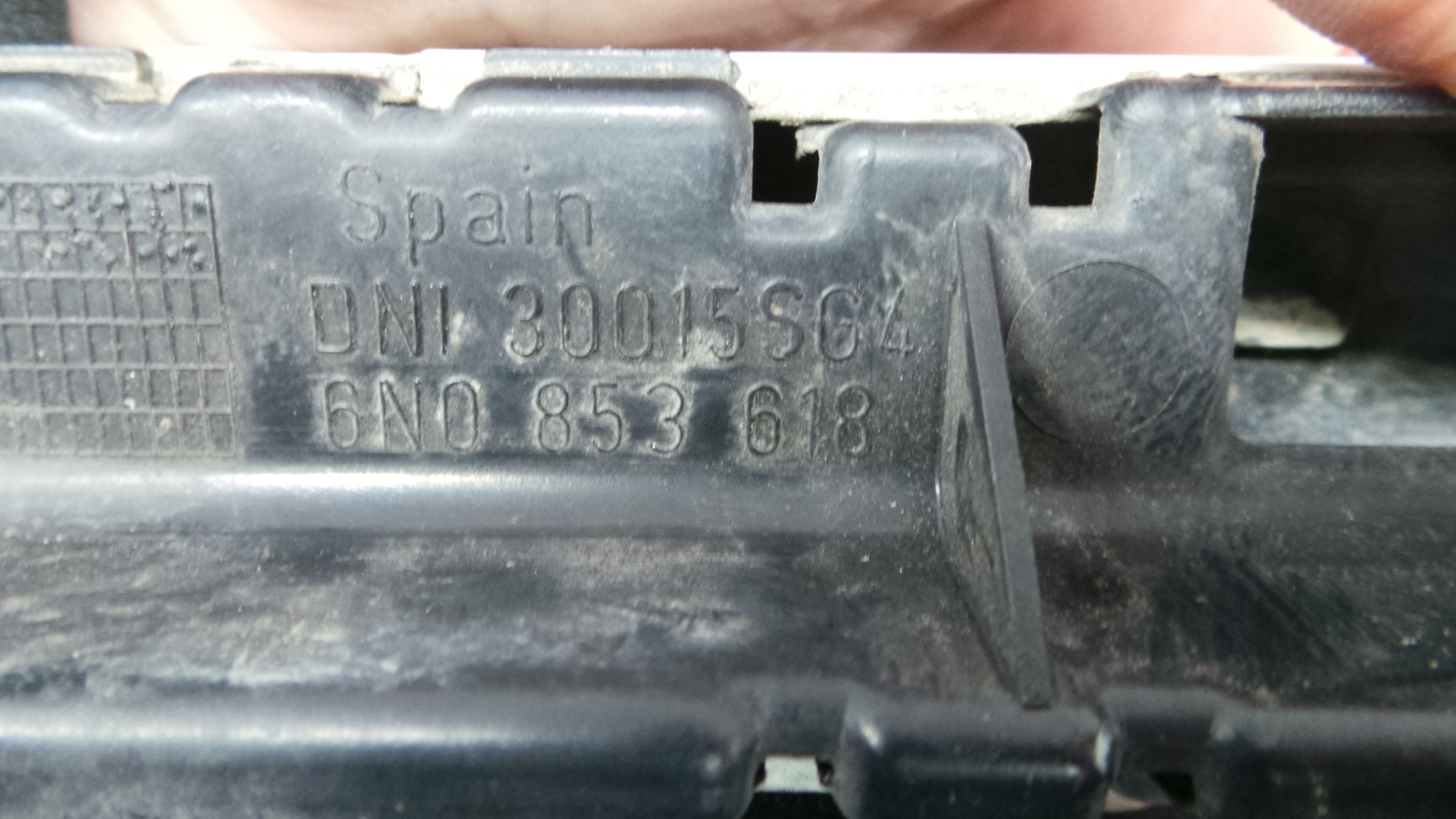 Grelha da Frente 6N0853618 - VW POLO III (6N1)-36425092