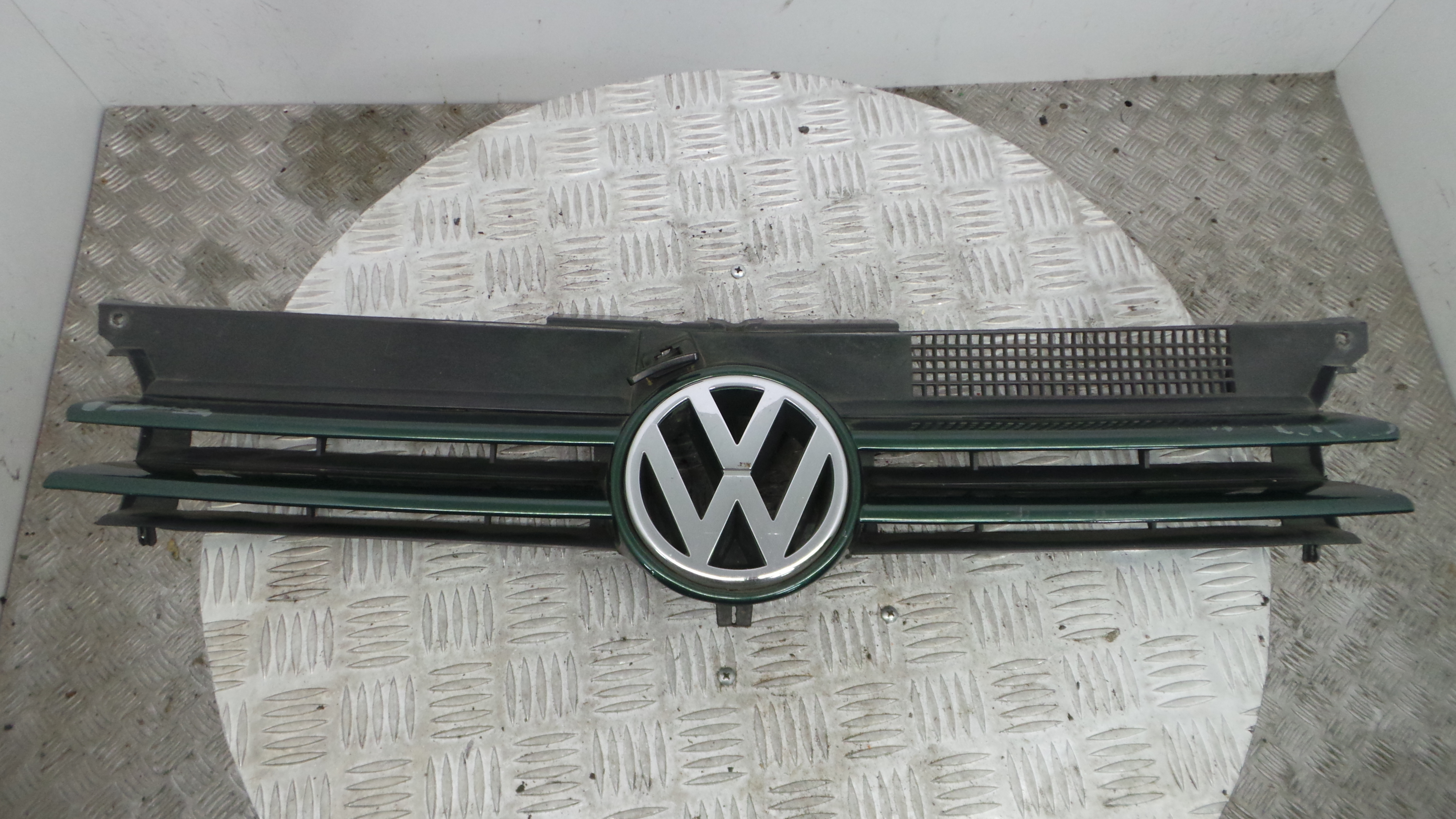 Grelha da Frente 1J0853655G - VW GOLF IV (1J1), GOLF Mk IV (1J1)-36425104 Grelha da Frente 1J0853655G - VW GOLF IV (1J1), GOLF Mk IV (1J1)-36425104