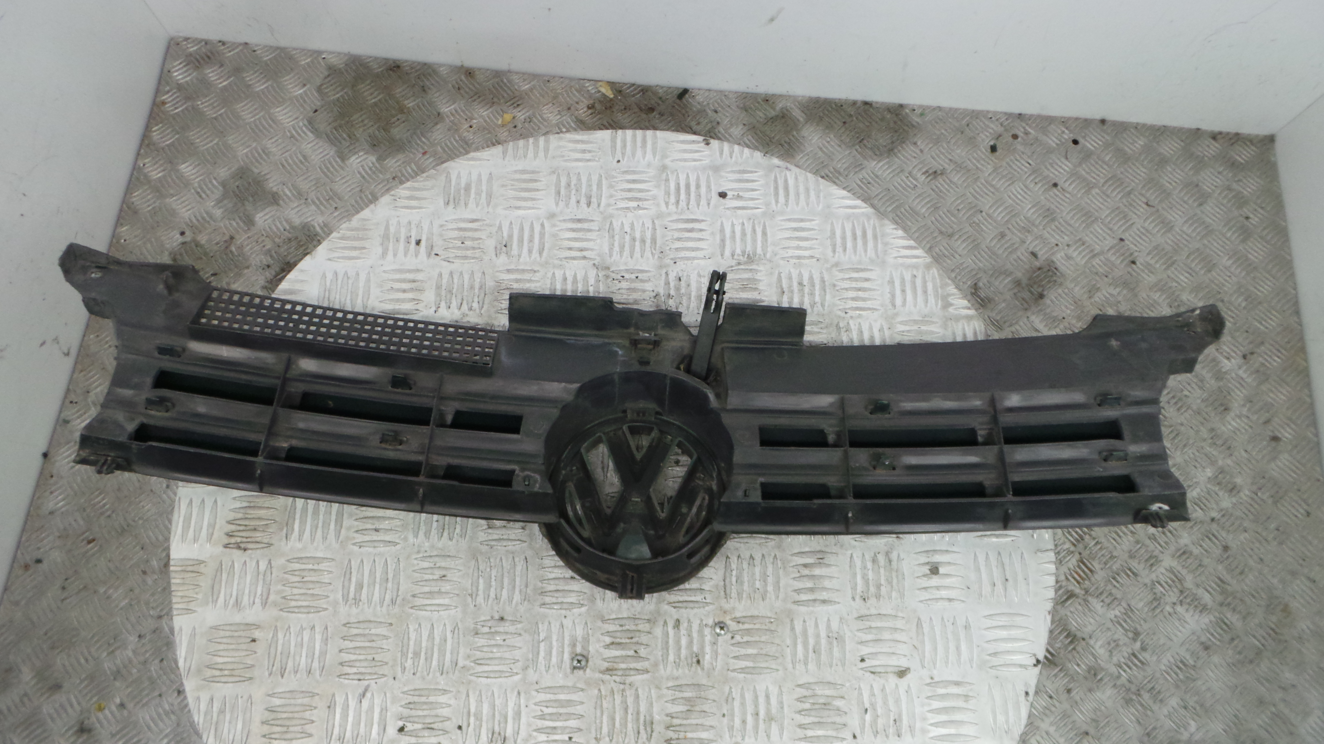 Grelha da Frente 1J0853655G - VW GOLF IV (1J1), GOLF Mk IV (1J1)-36425104