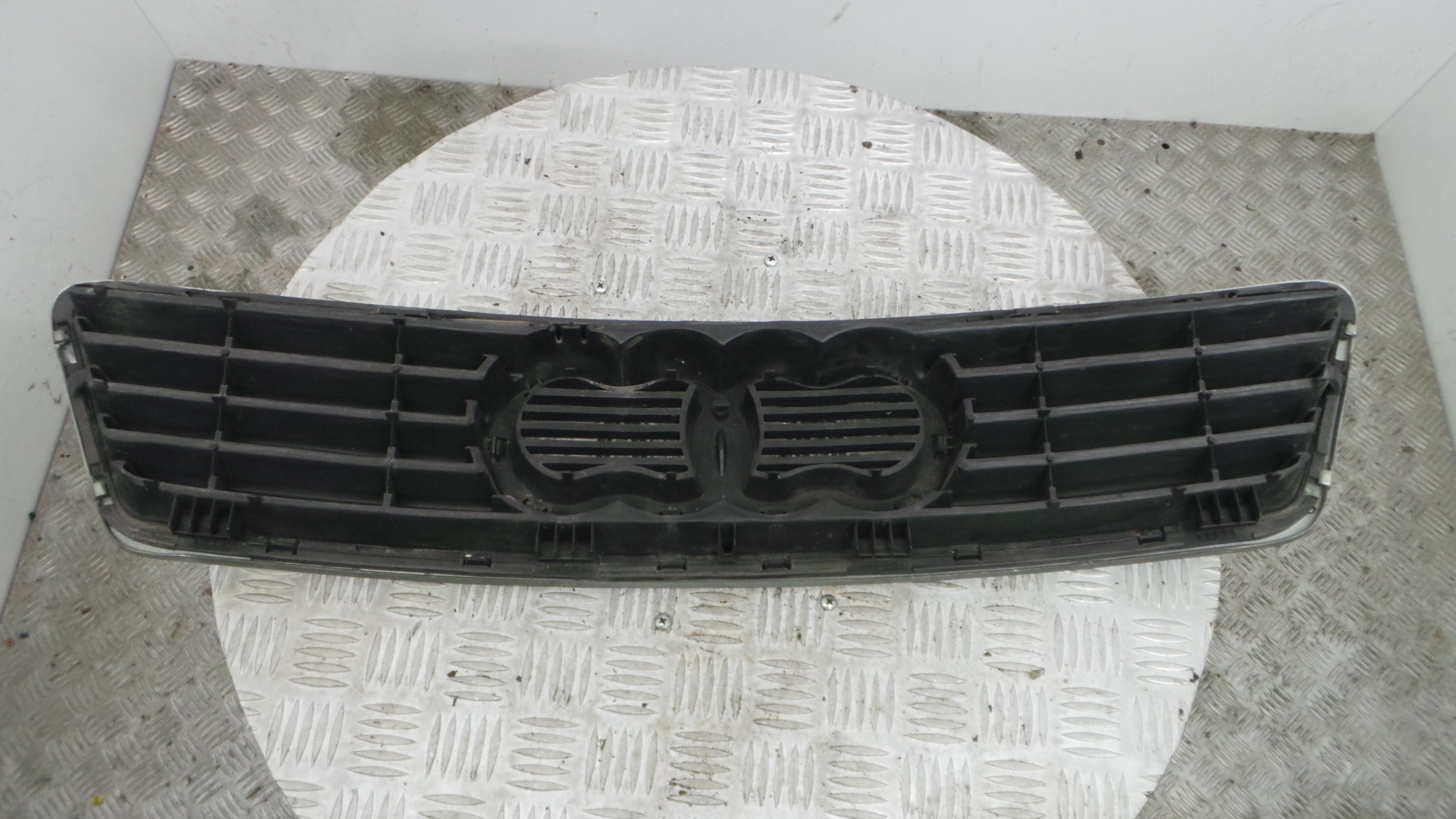 Grelha da Frente 0700902 - AUDI A6 C5 Avant (4B5)-36425118