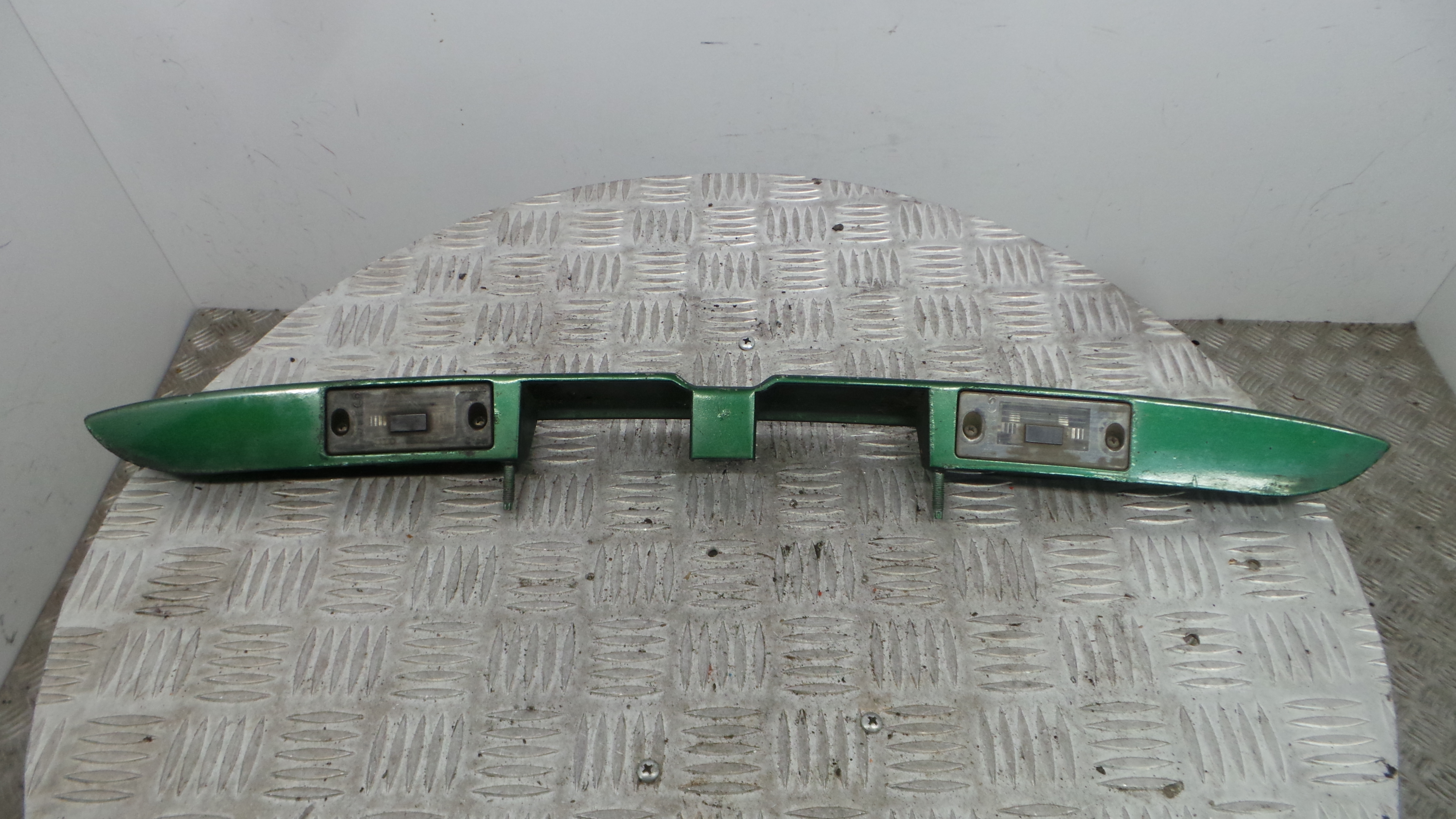 Puxador Exterior da Tampa da Mala 8D9827574 - AUDI A3 (8L1)-36425348