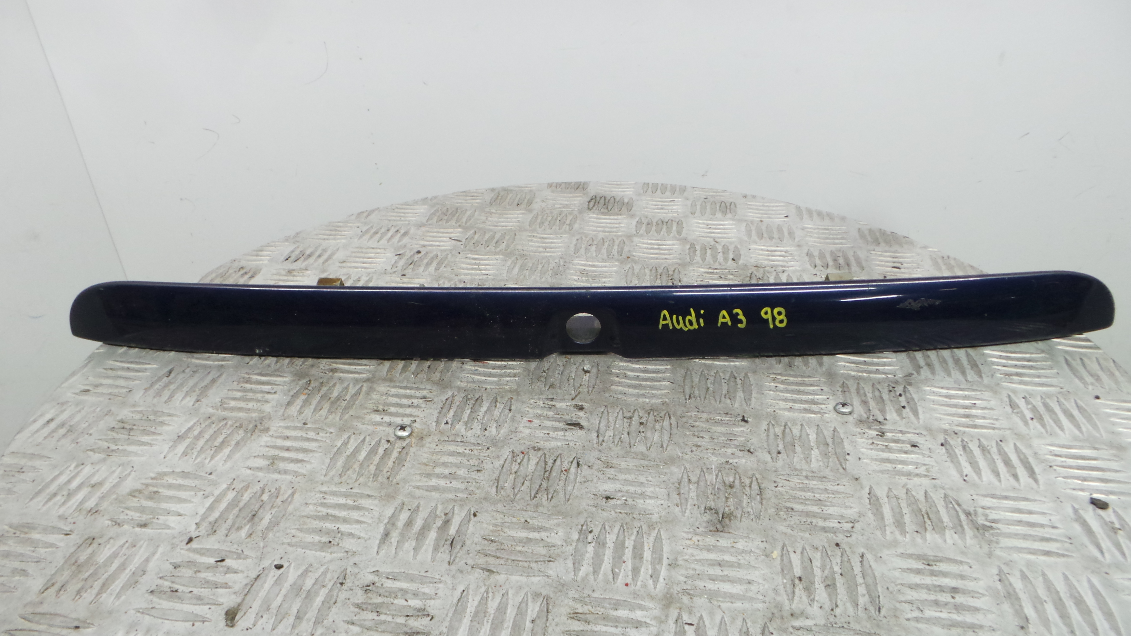 Puxador Exterior da Tampa da Mala 8D9827574 - AUDI A3 (8L1)-36425355