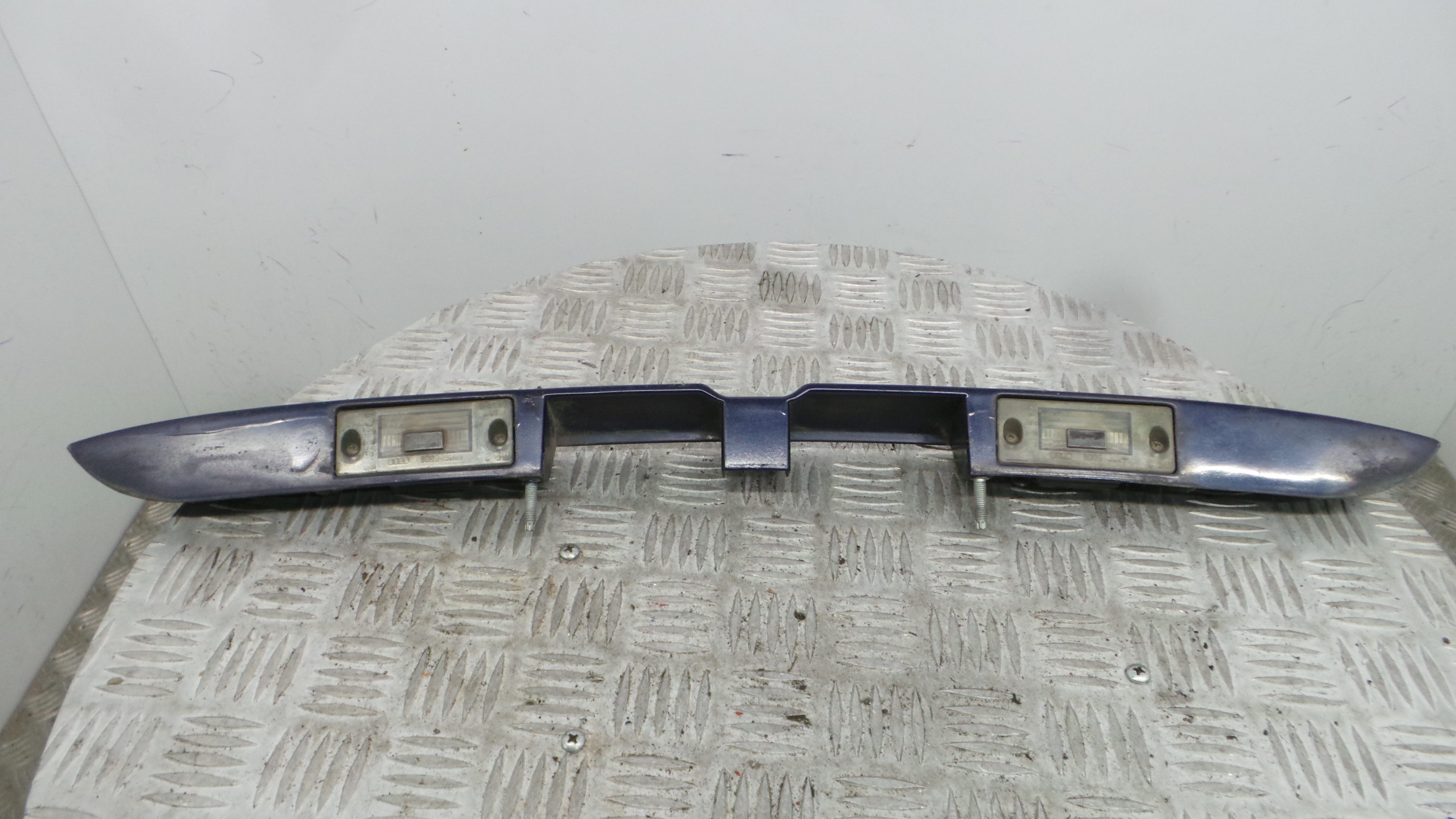 Puxador Exterior da Tampa da Mala 8D9827574 - AUDI A3 (8L1)-36425355