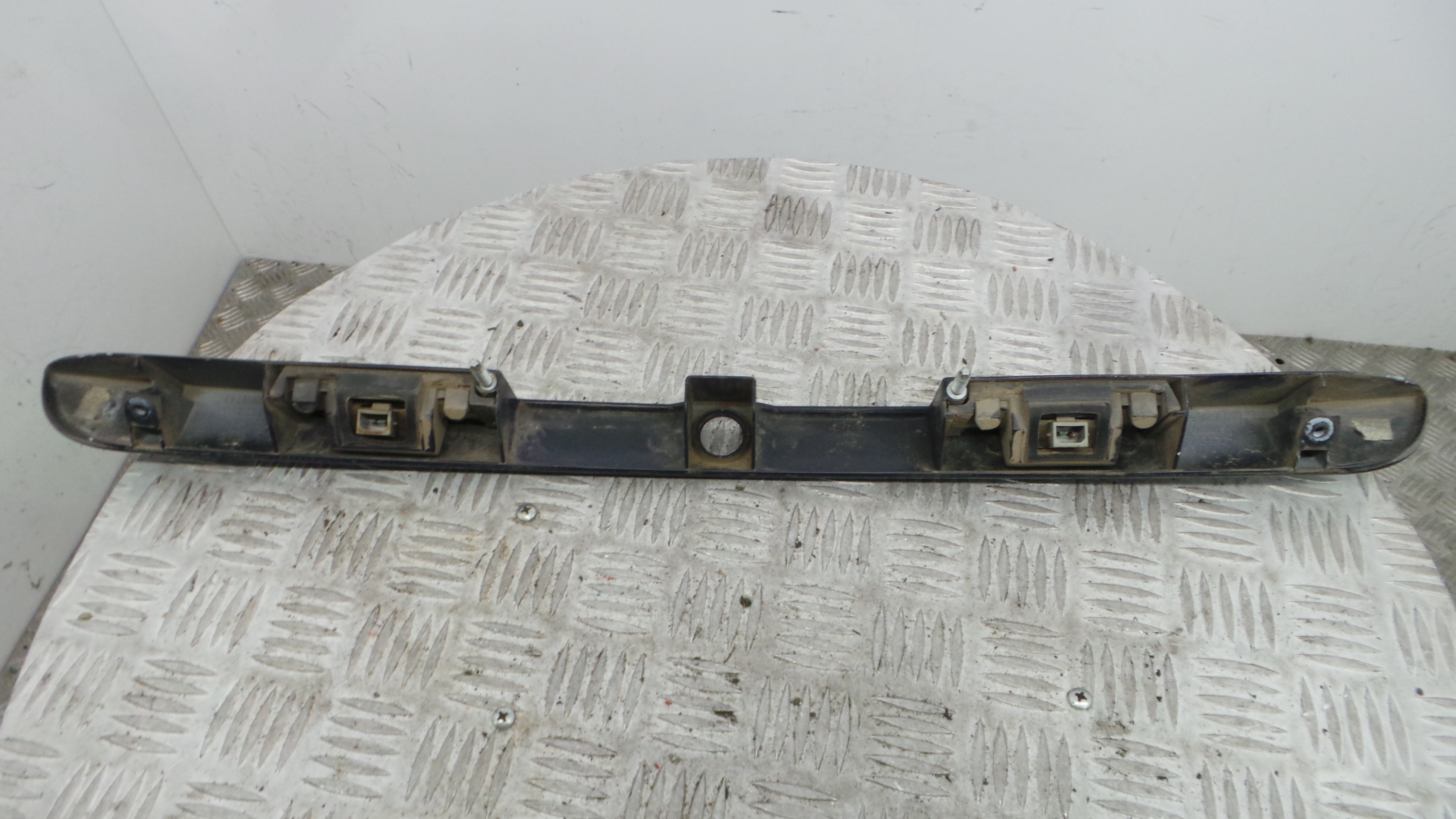 Puxador Exterior da Tampa da Mala 8D9827574 - AUDI A3 (8L1)-36425355