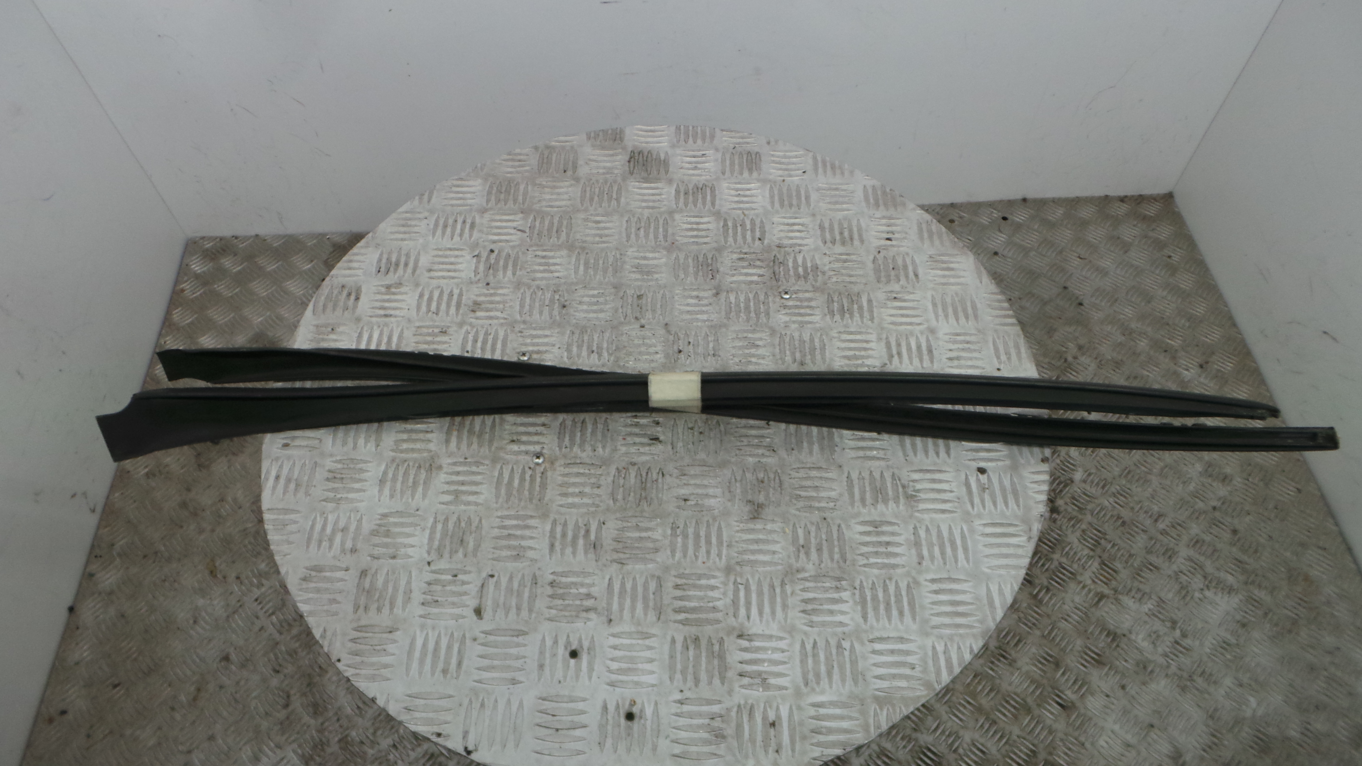 Borracha de Para-brisa 6J0854319 - SEAT IBIZA IV (6J5, 6P1), IBIZA Mk IV (6J5, 6P1)-36425359