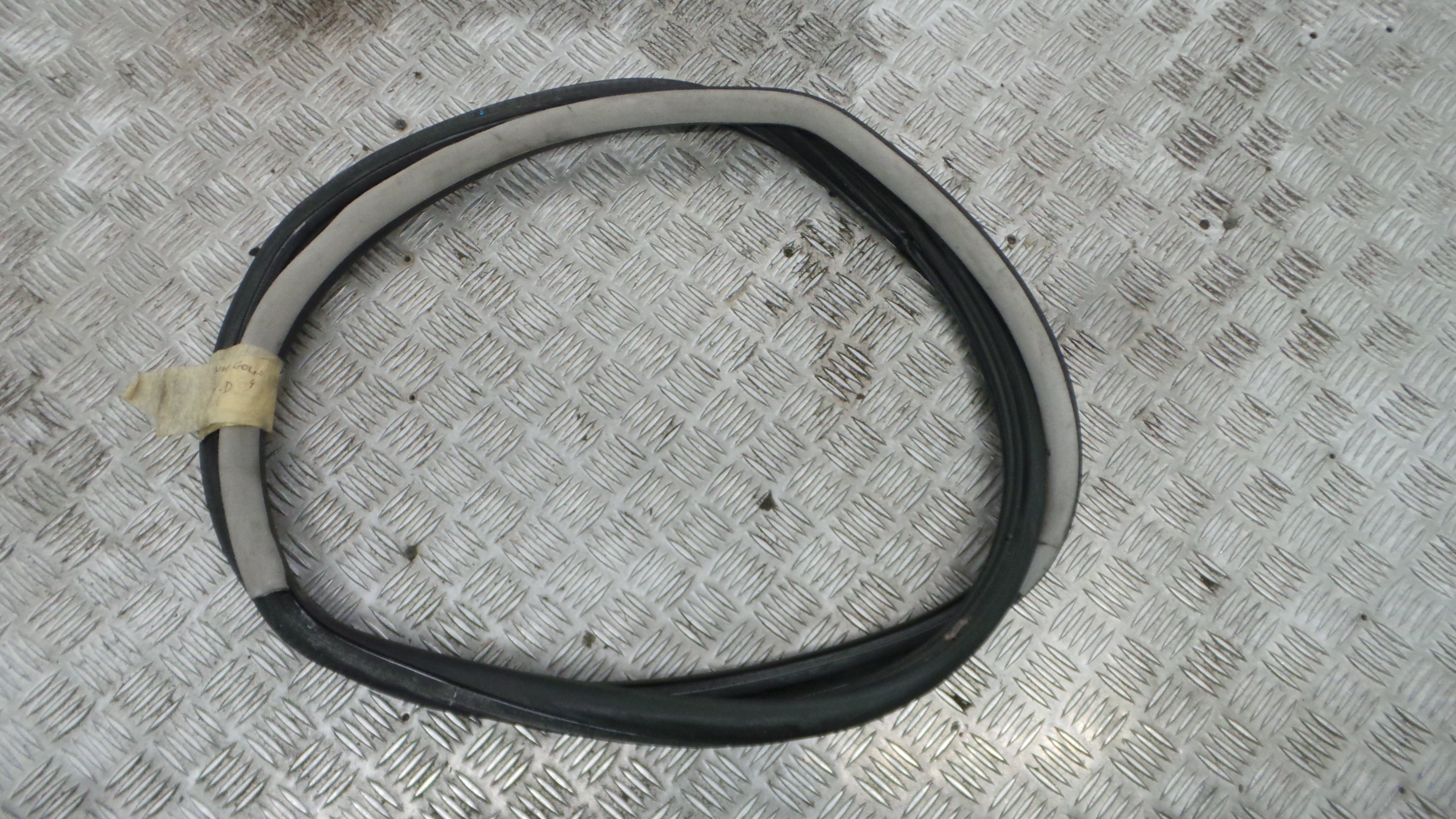 Borracha Porta Tras Direita 1J6867368C - VW GOLF IV (1J1), GOLF Mk IV (1J1)-36430462