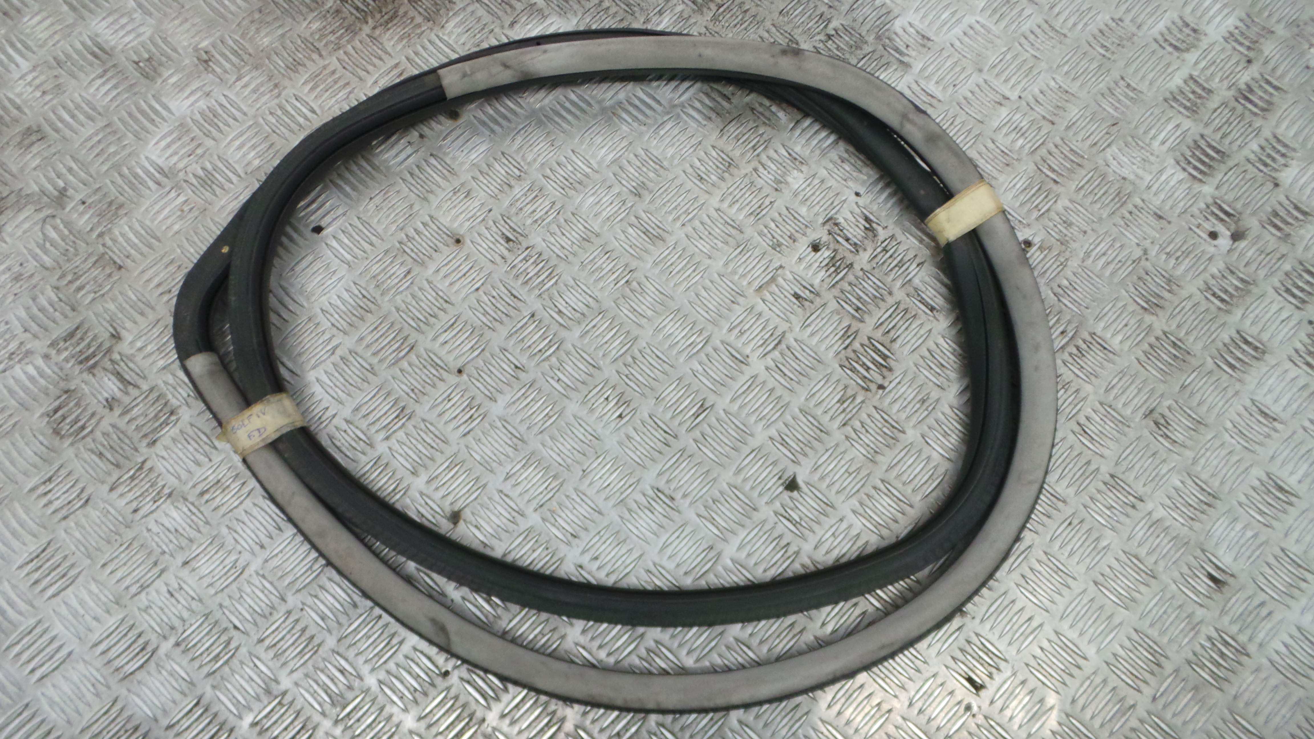 Borracha Porta Frente Direita 1J4867366C - VW GOLF IV (1J1), GOLF Mk IV (1J1)-36430465