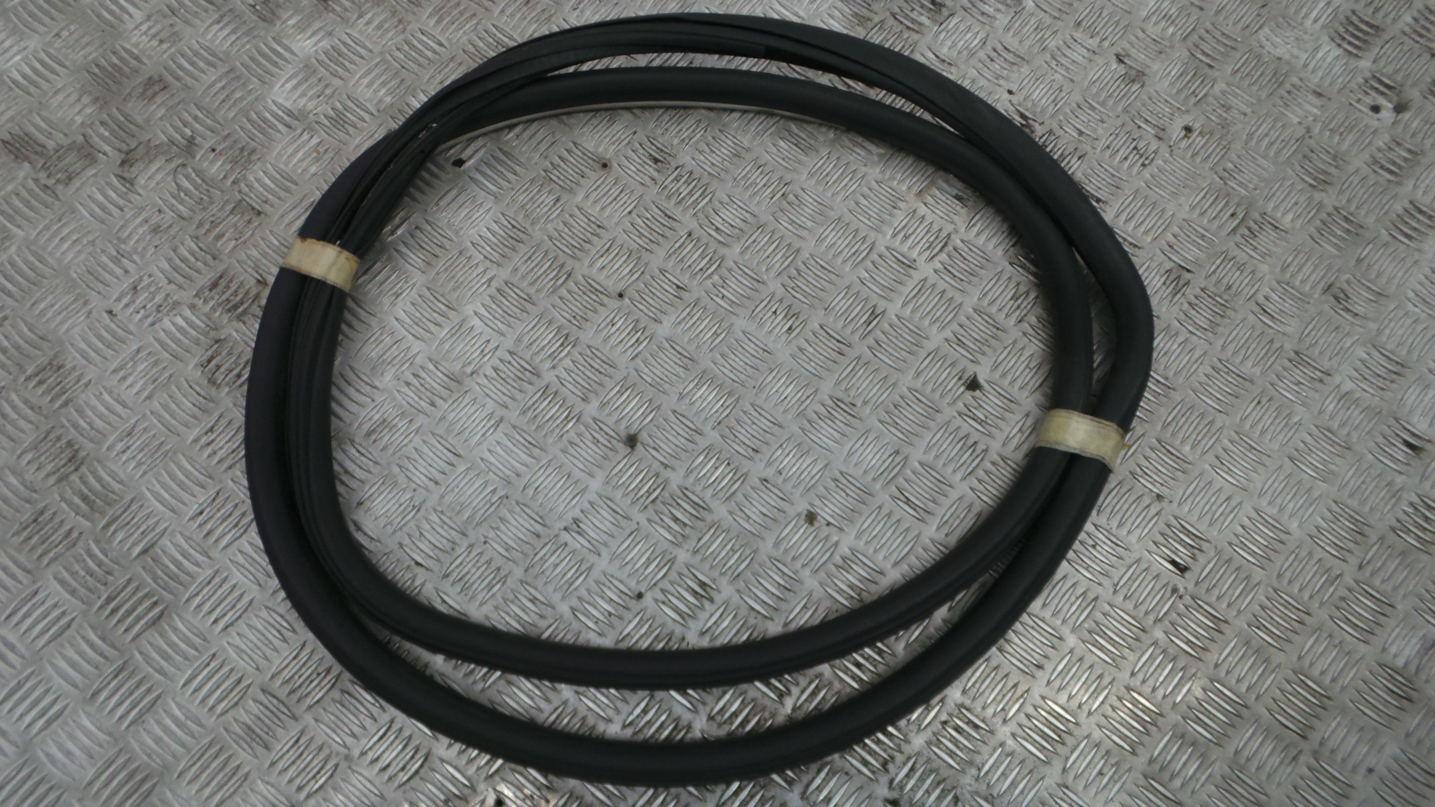 Borracha Porta Frente Direita 1J4867366C - VW GOLF IV (1J1), GOLF Mk IV (1J1)-36430465