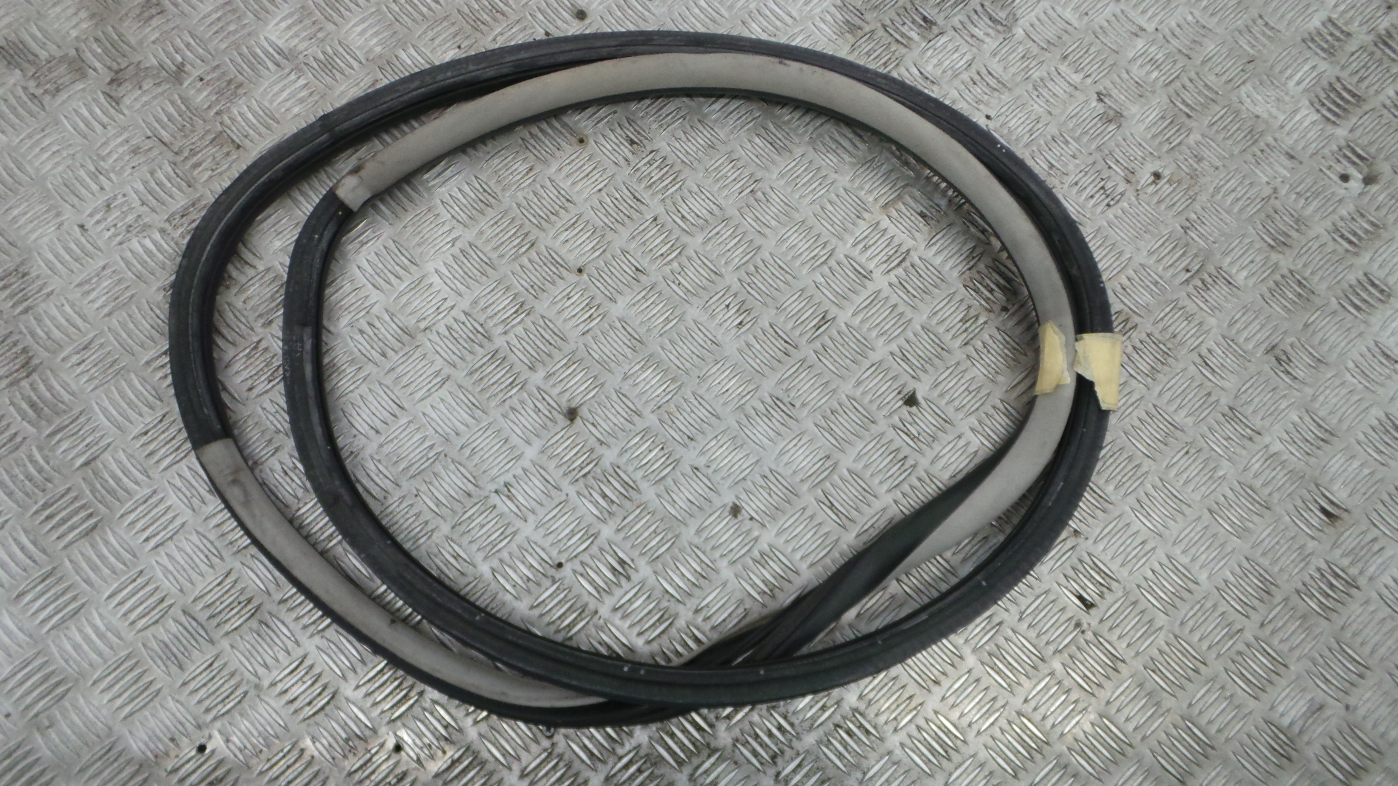 Borracha Porta Frente Esquerda 1J4867365C - VW GOLF IV (1J1), GOLF Mk IV (1J1)-36430474