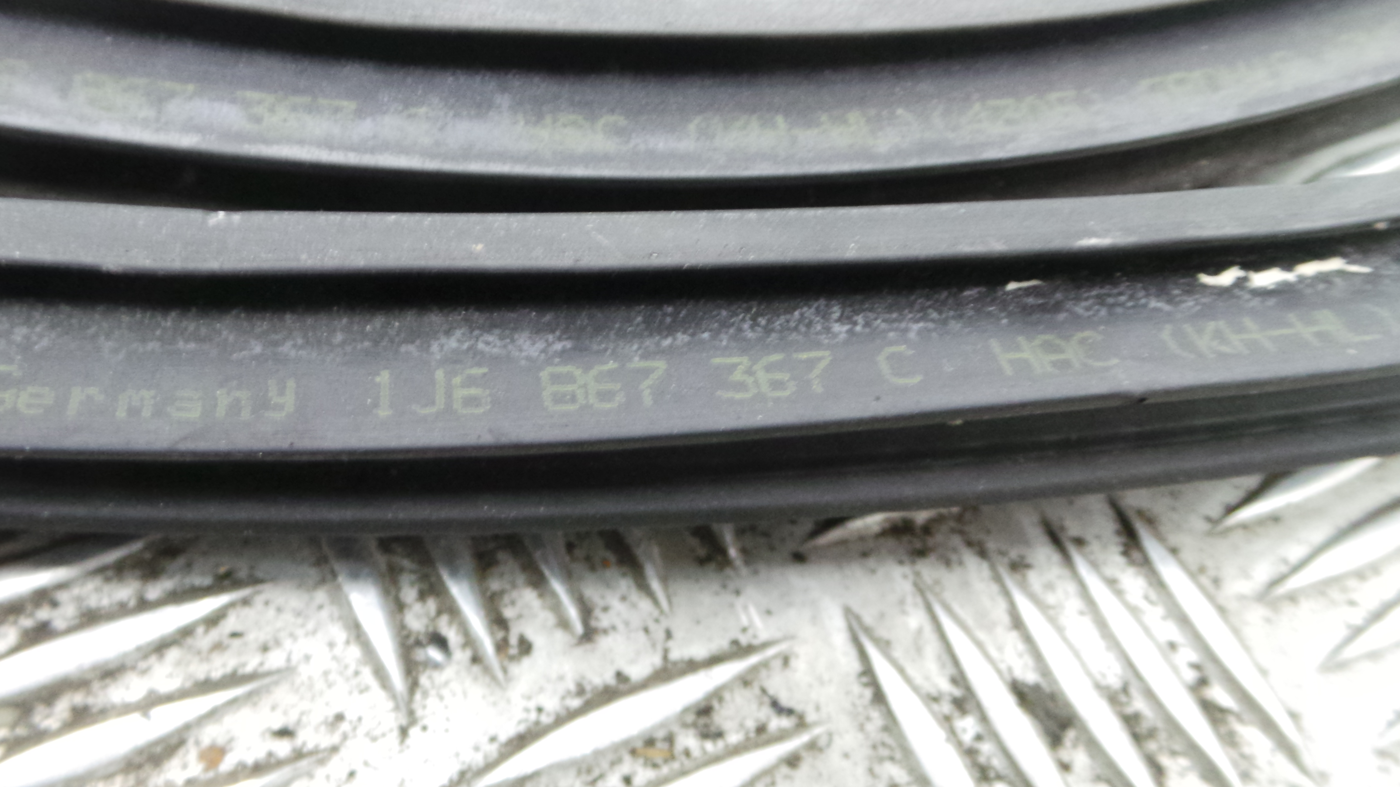 Borracha Porta Tras Esquerda 1J6867367C - VW GOLF IV (1J1), GOLF Mk IV (1J1)-36430477