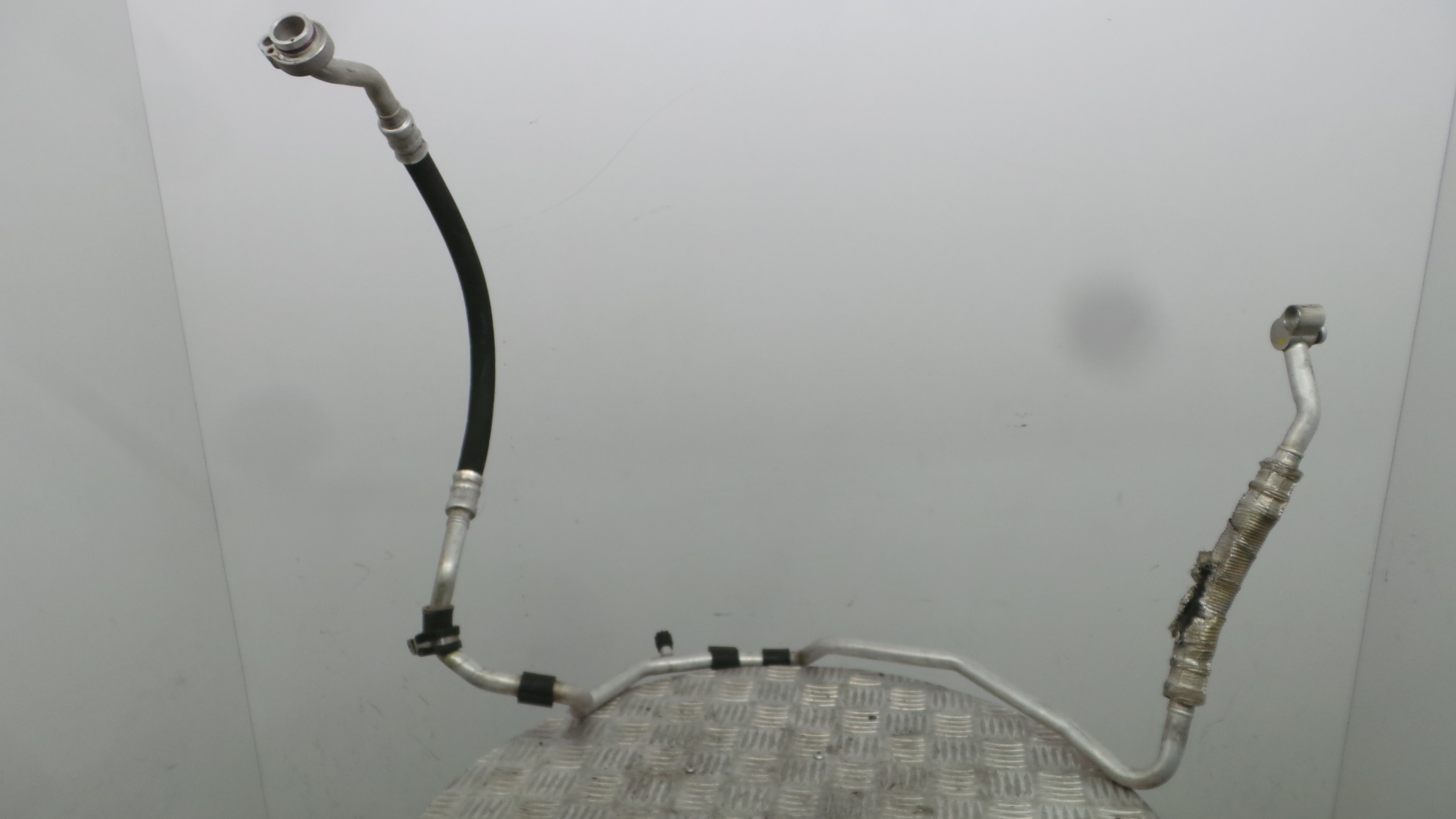 Tubo Ar Condicionado 1K0820743FD - AUDI A3 (8P1)-36431015