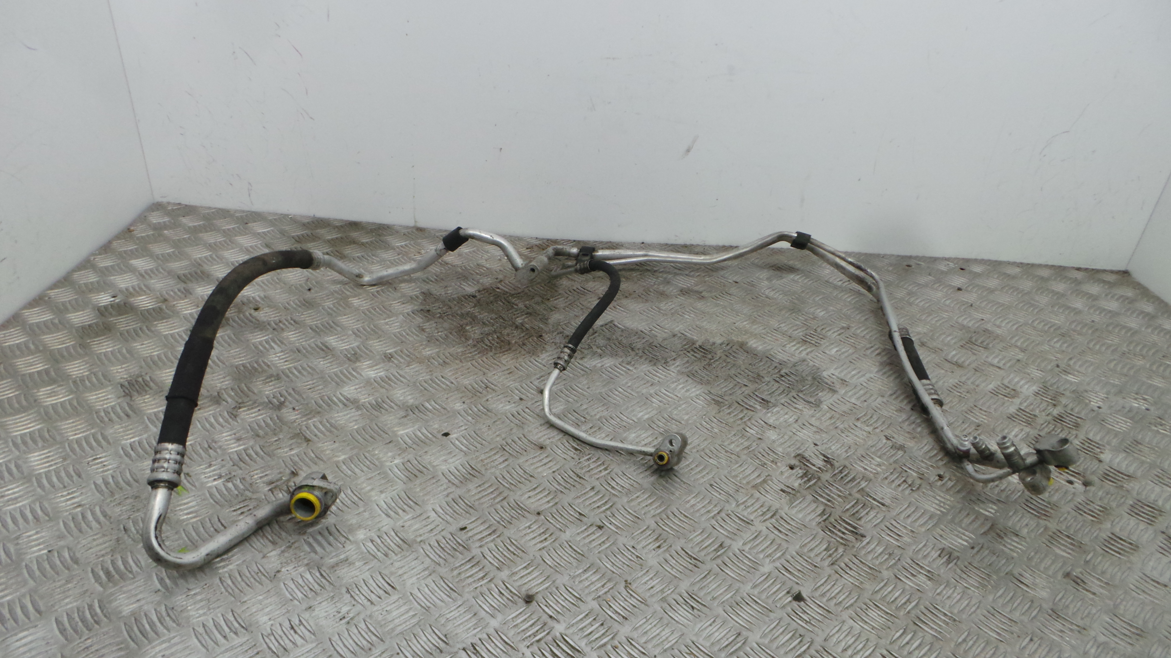 Tubo Ar Condicionado 7H0820744R - VW TRANSPORTER Mk V Caixa (7HA, 7HH, 7EA, 7EH), TRANSPORTER T5 Cai-36431054